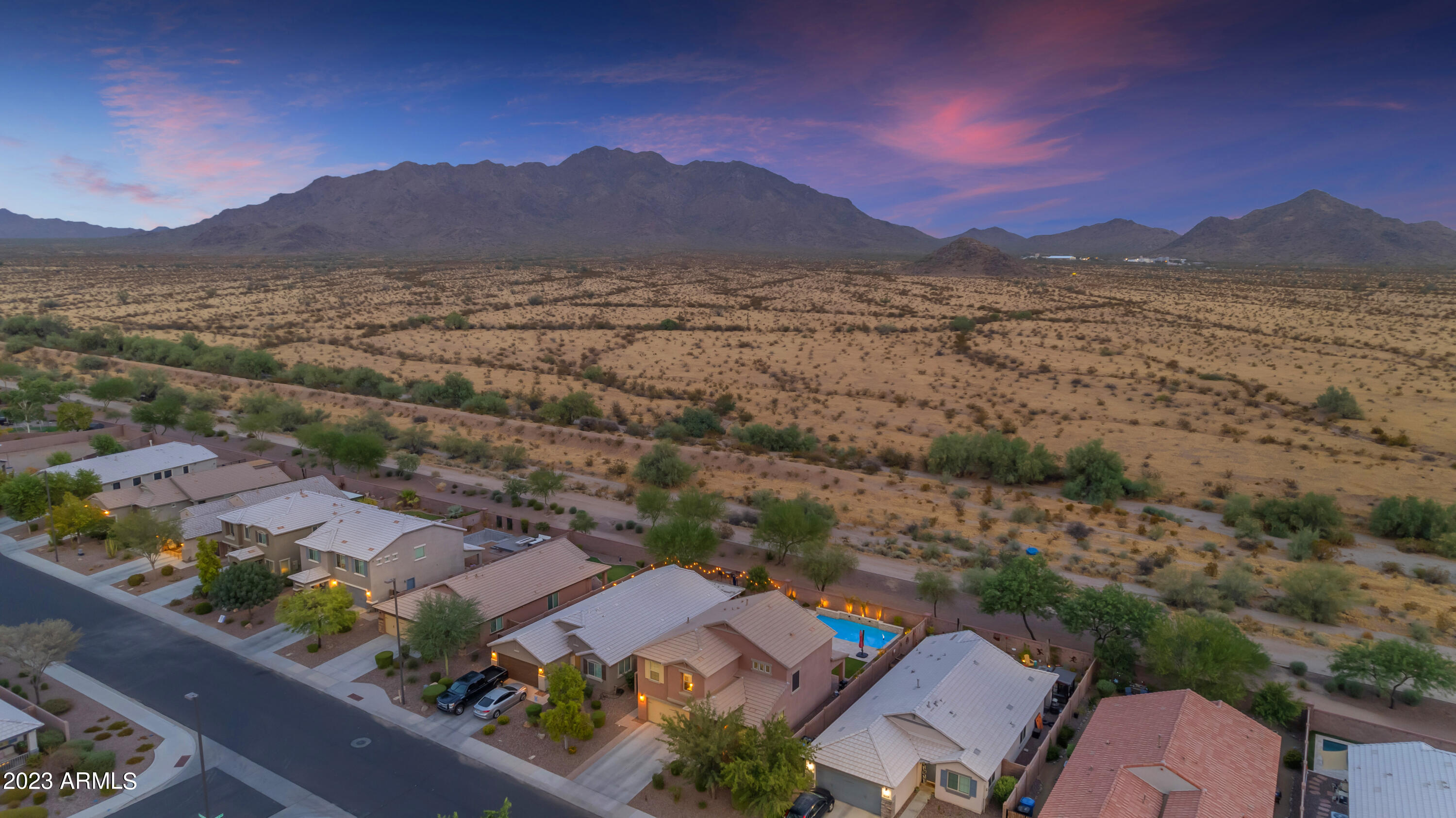 2261 E HAZELTINE Way