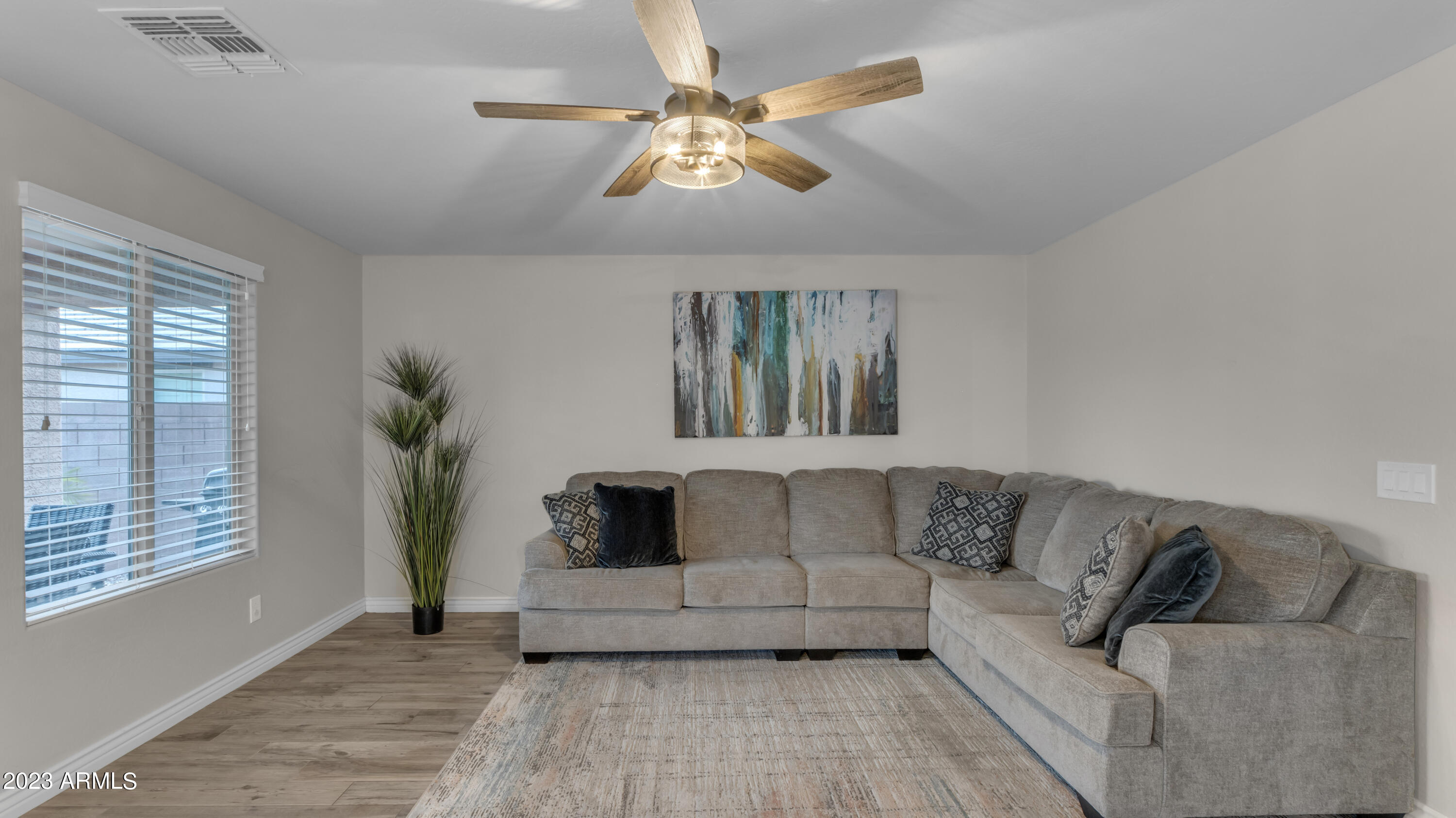 2261 E HAZELTINE Way