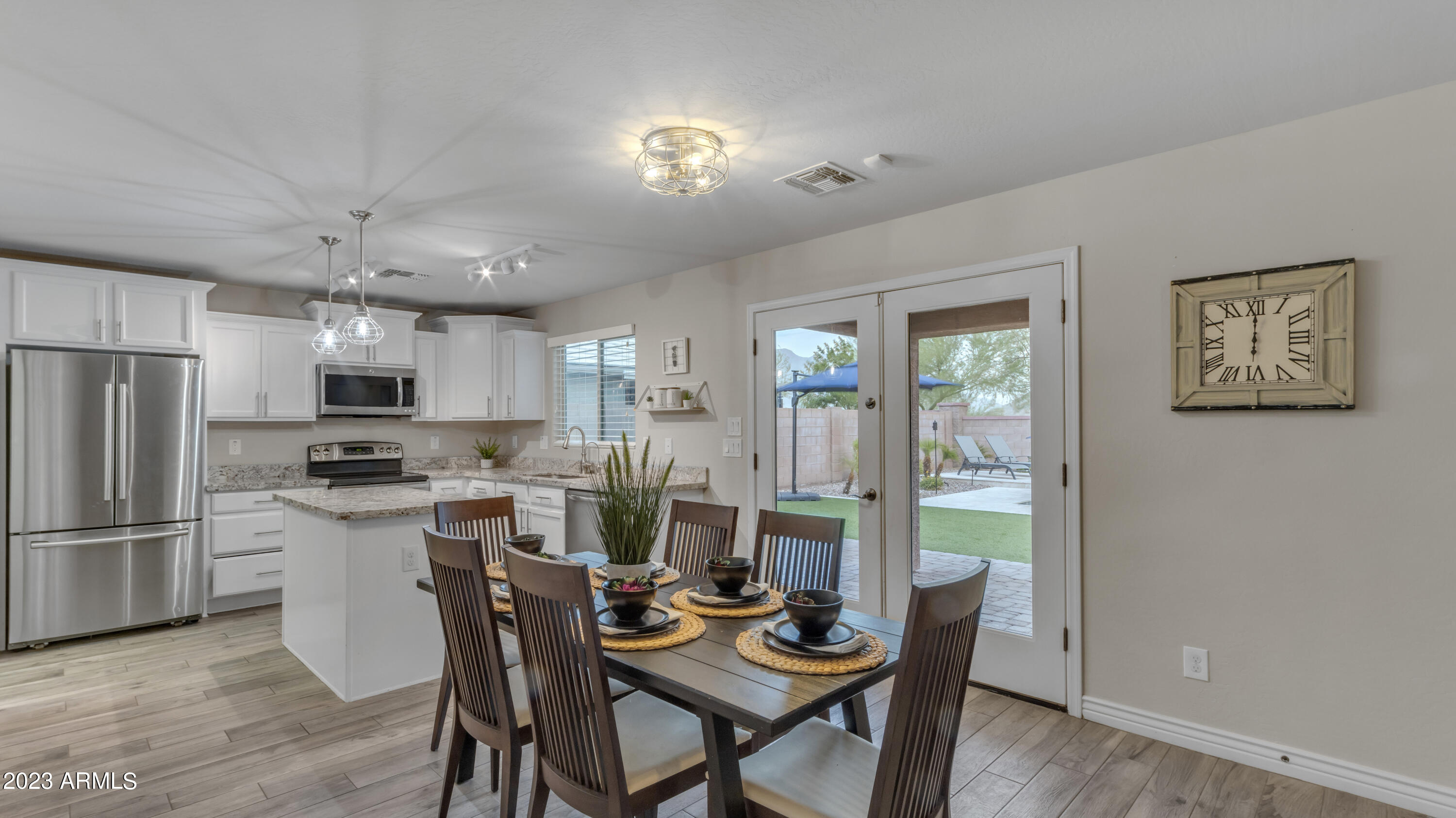 2261 E HAZELTINE Way