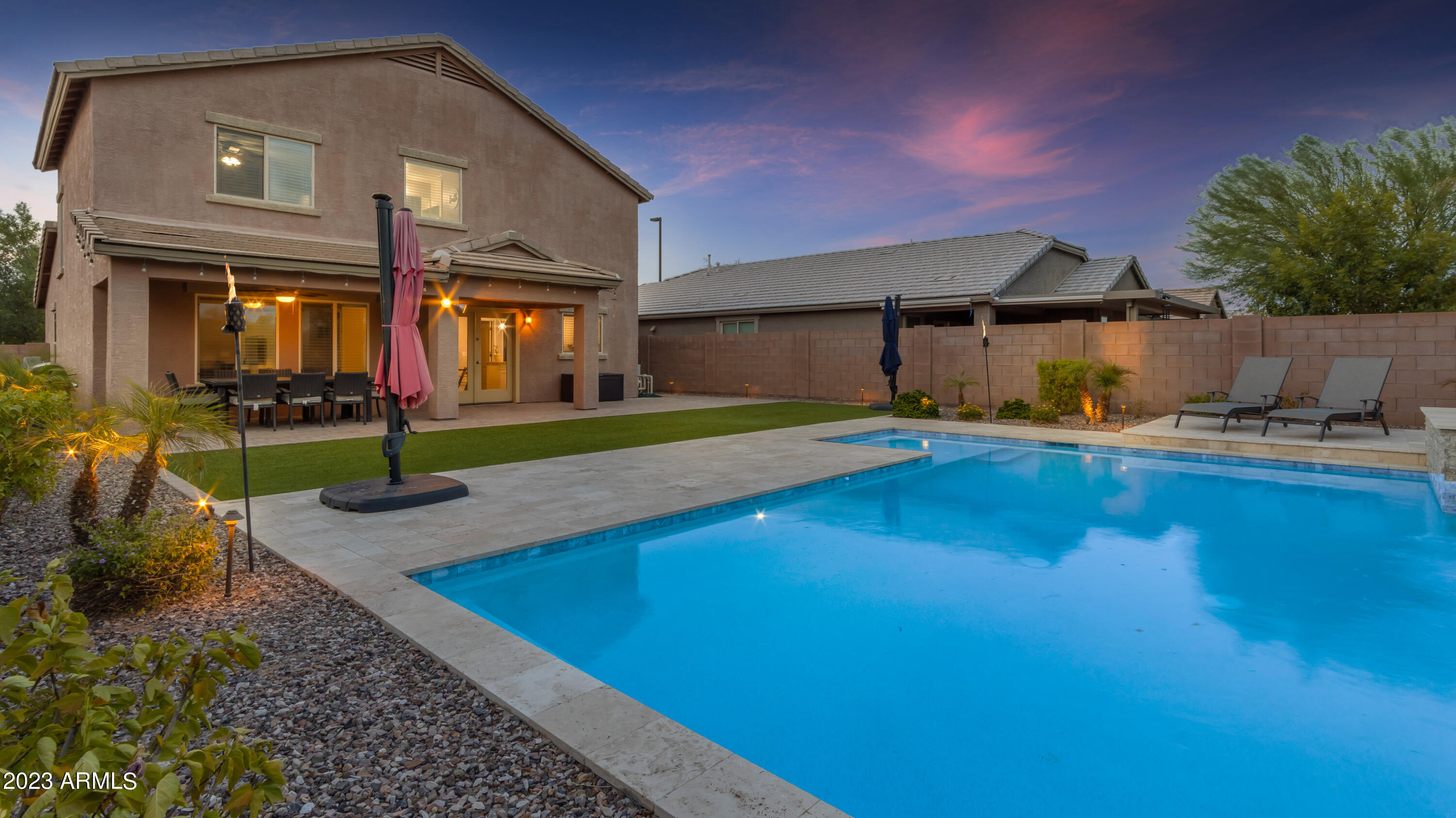 2261 E HAZELTINE Way