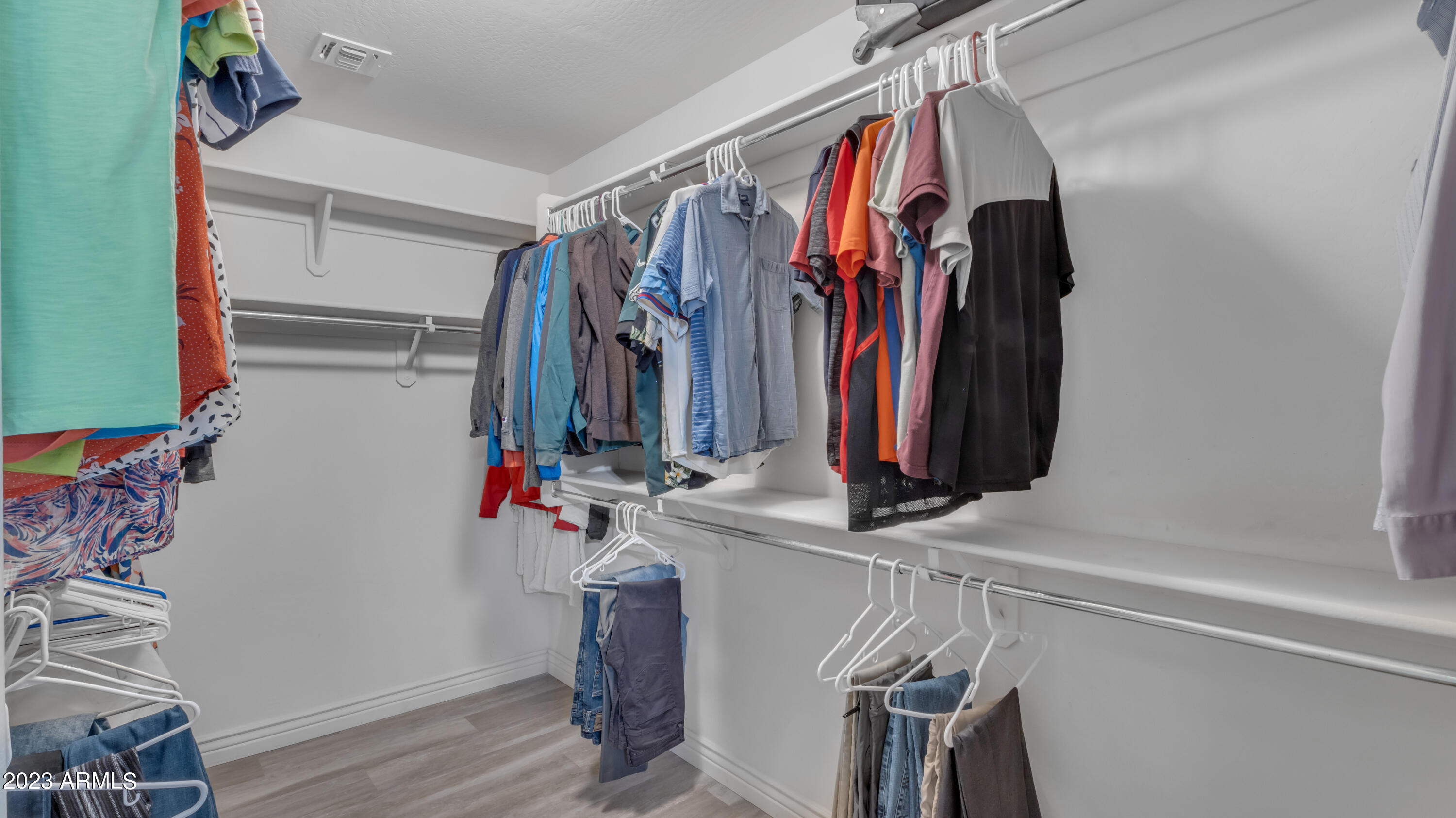 2261 E HAZELTINE Way