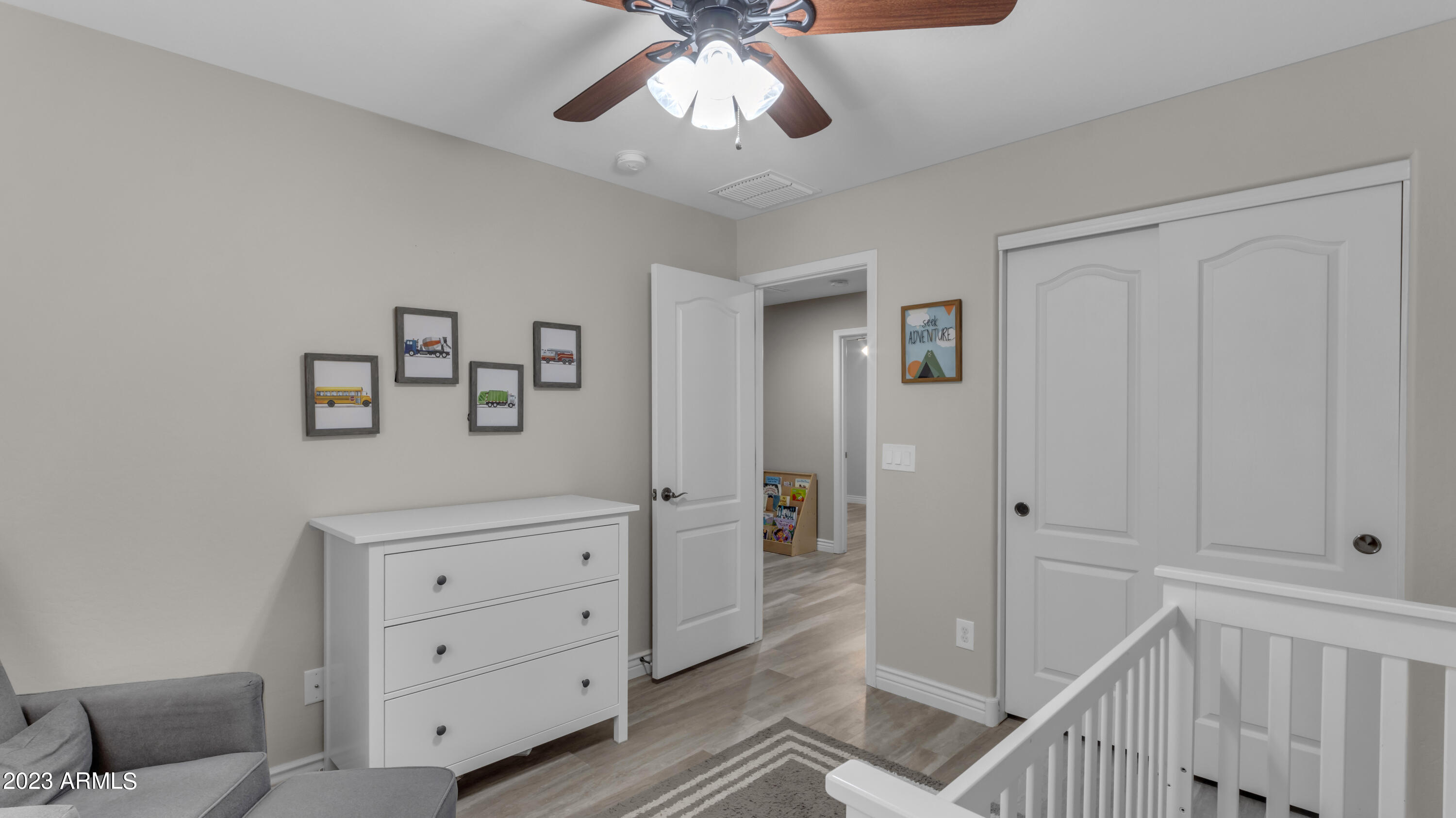 2261 E HAZELTINE Way