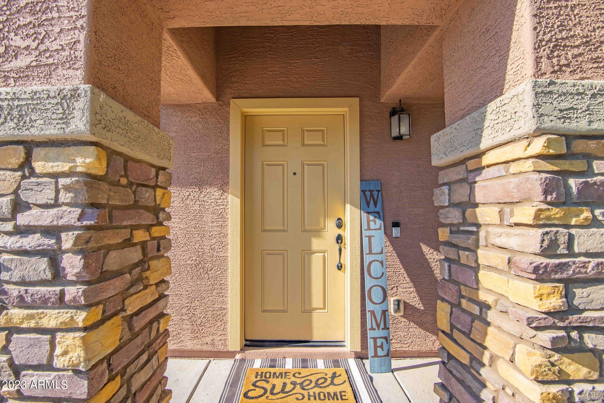 2261 E HAZELTINE Way