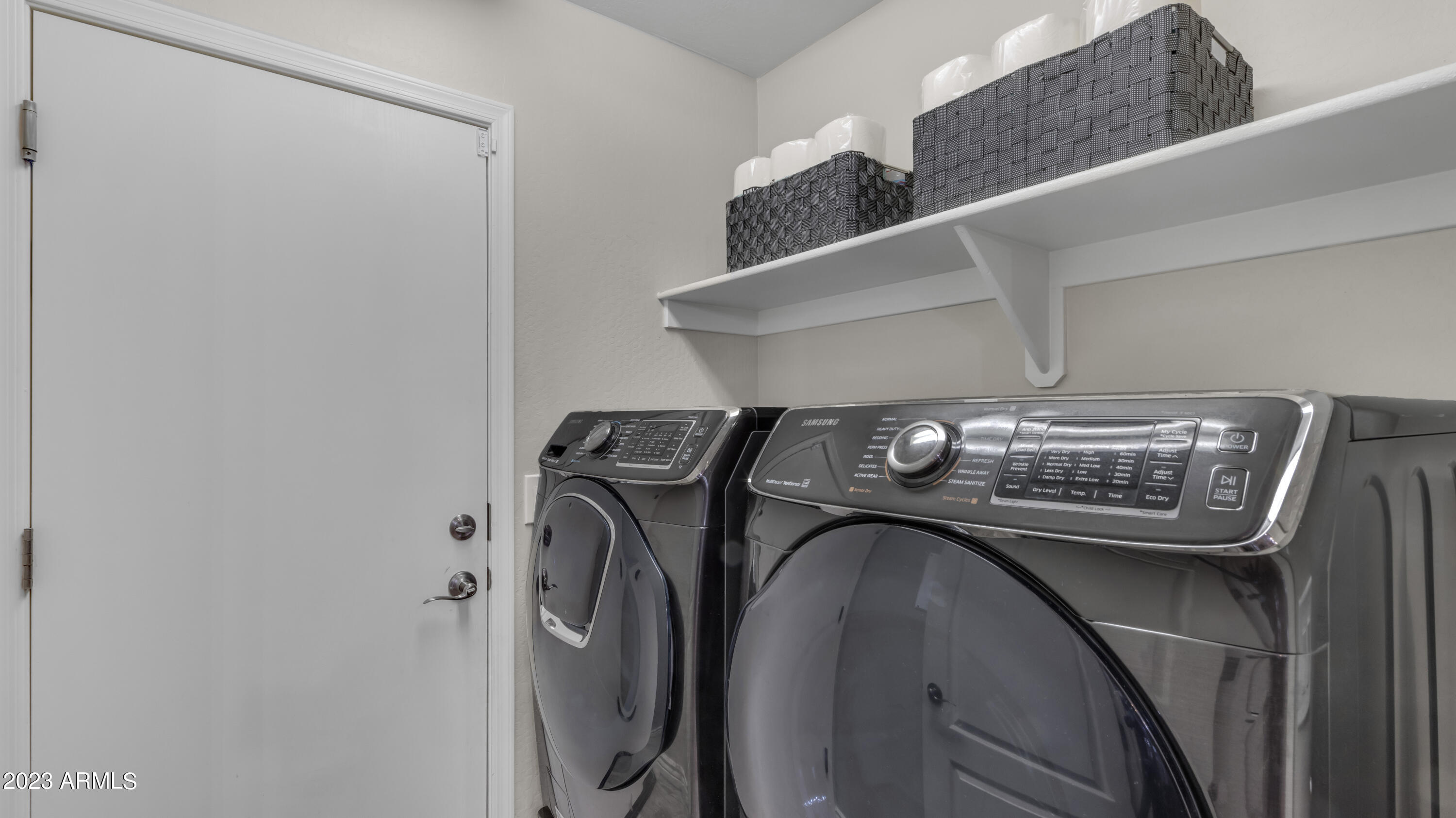 2261 E HAZELTINE Way