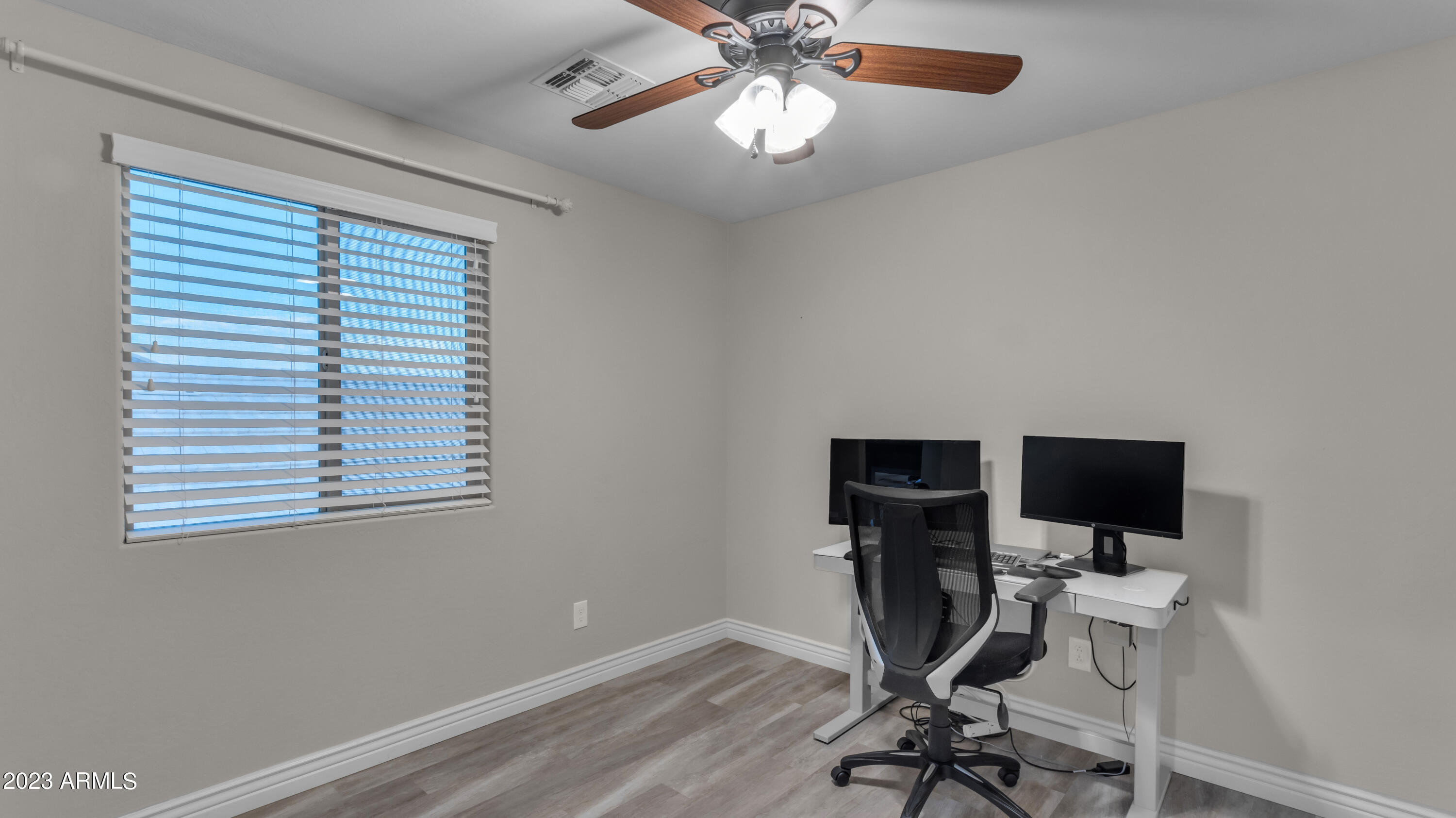 2261 E HAZELTINE Way