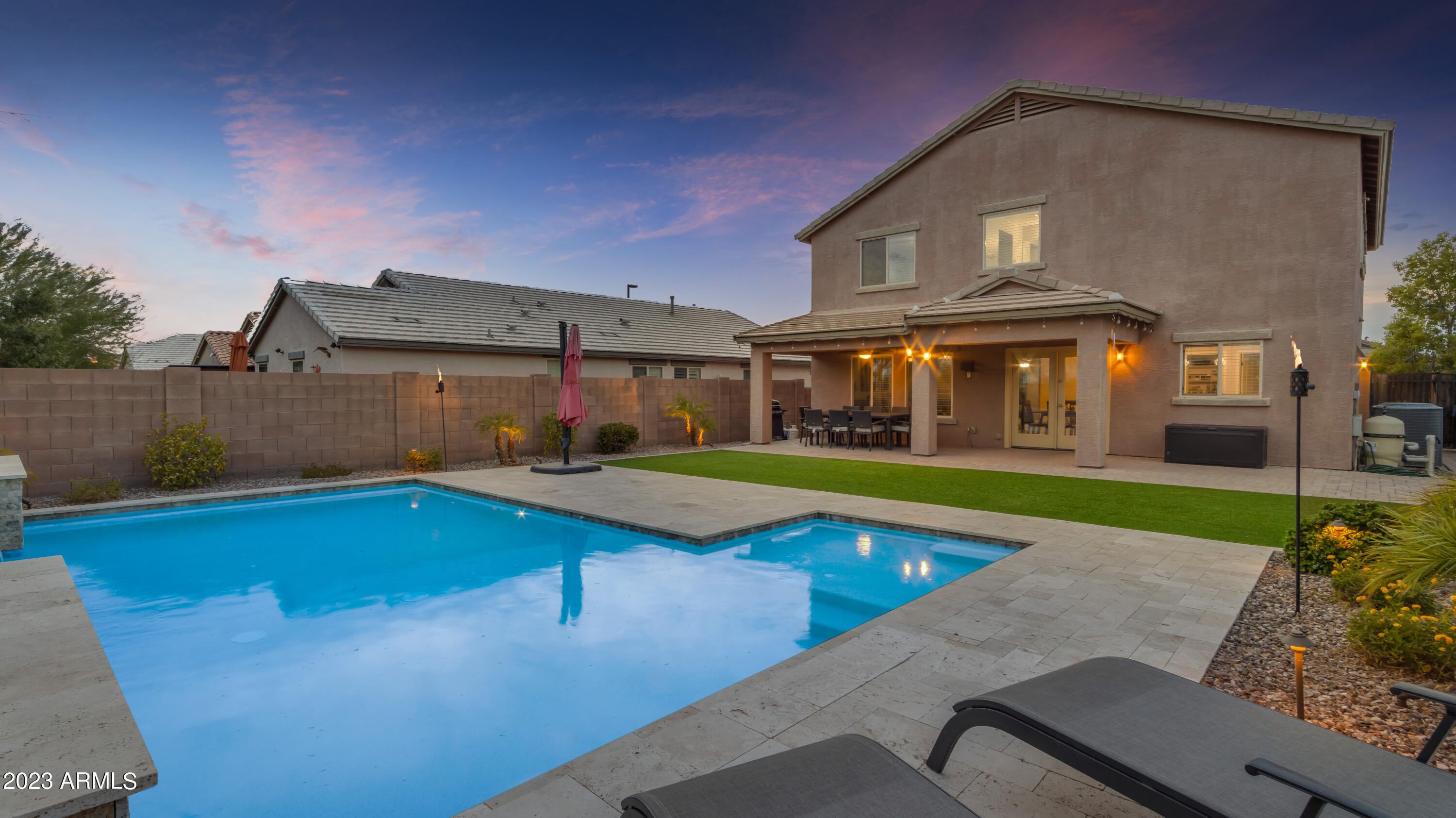 2261 E HAZELTINE Way