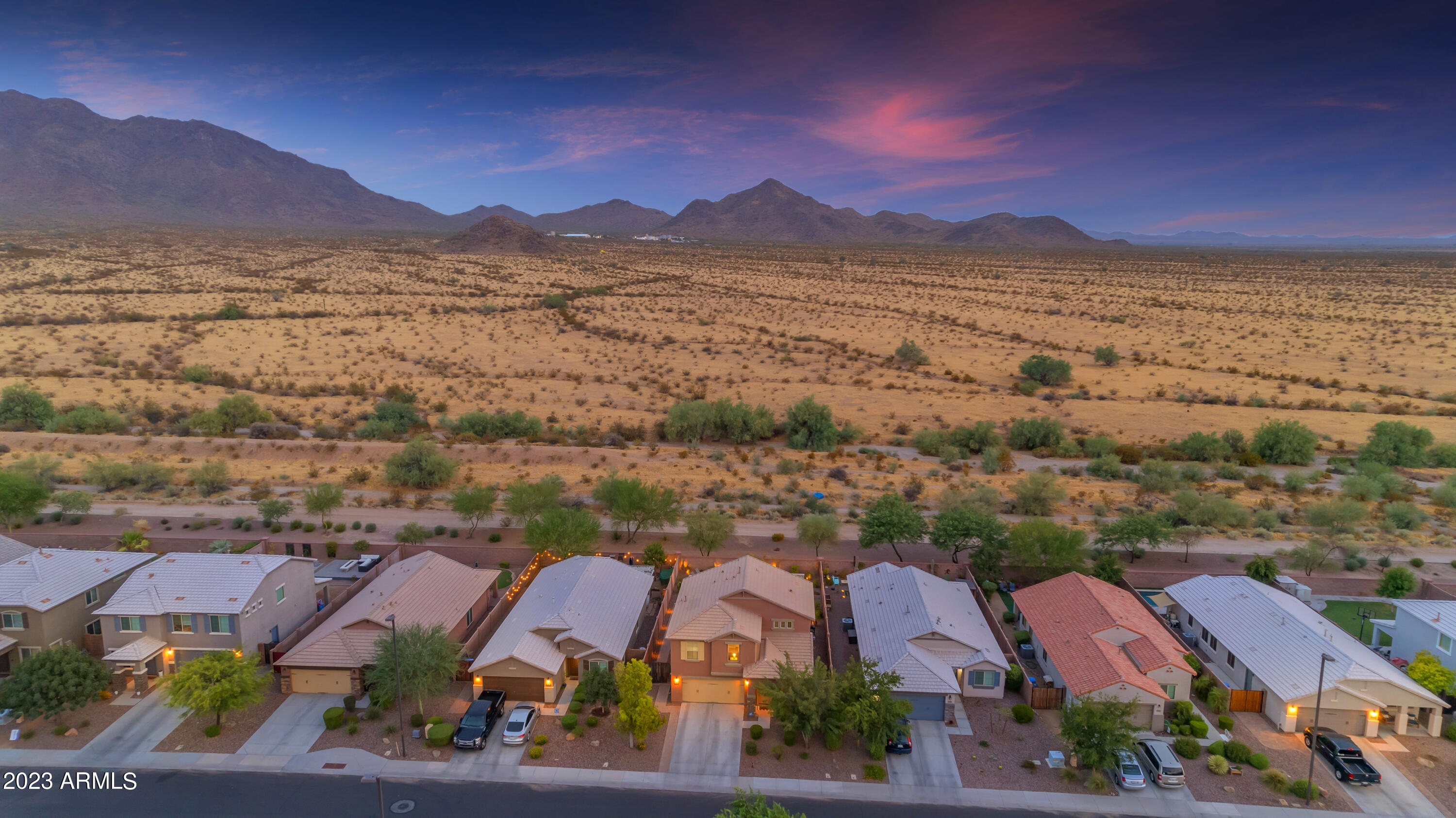 2261 E HAZELTINE Way