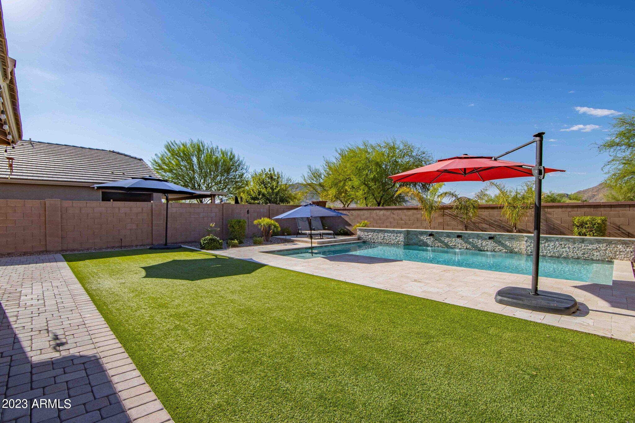 2261 E HAZELTINE Way