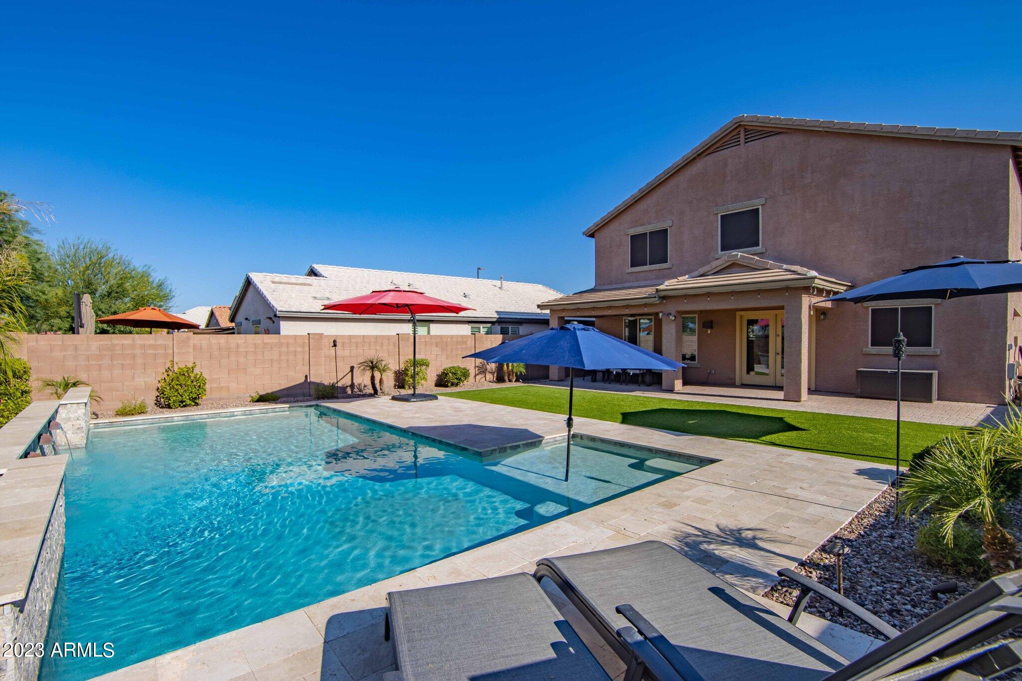 2261 E HAZELTINE Way