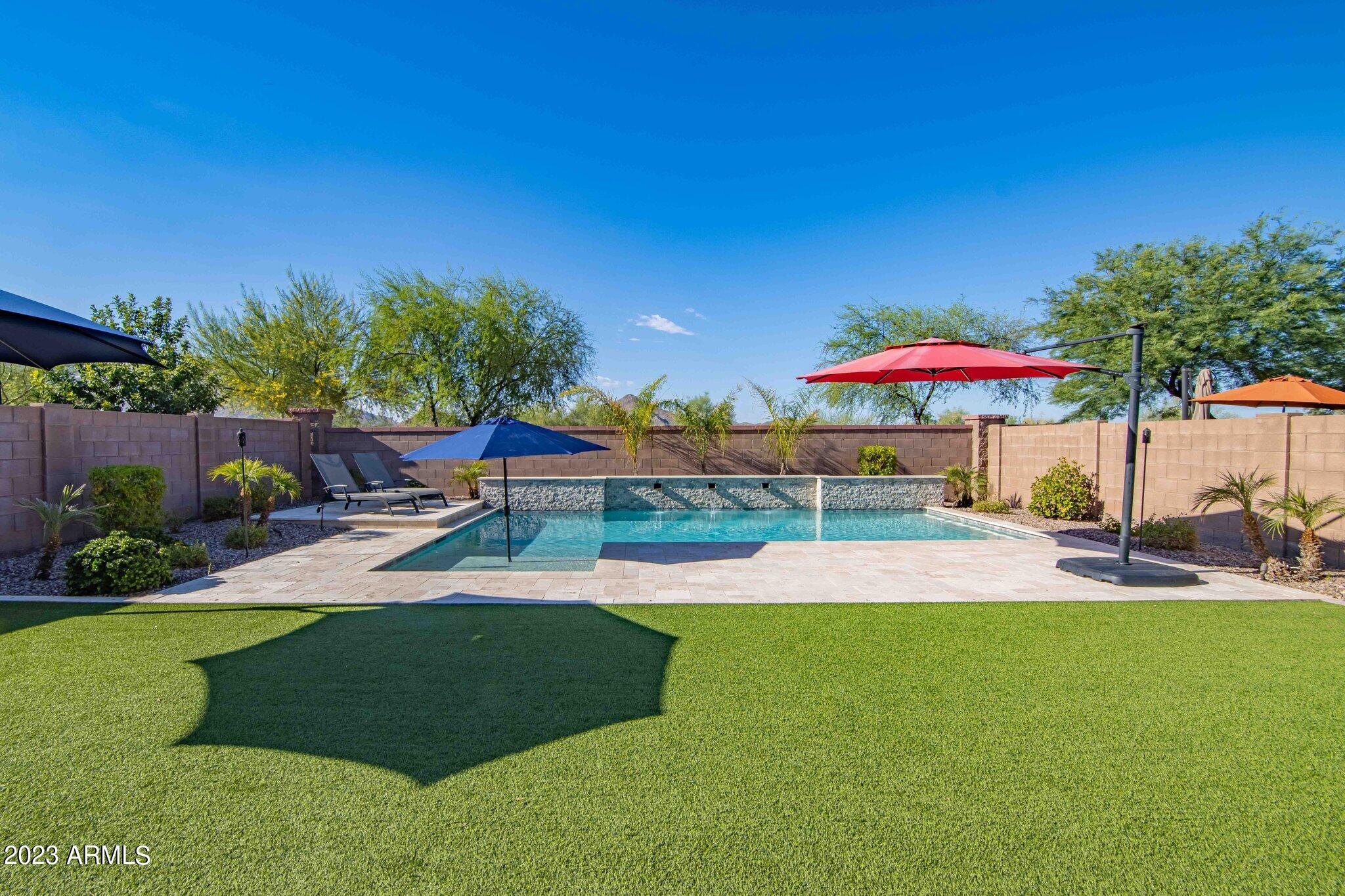 2261 E HAZELTINE Way