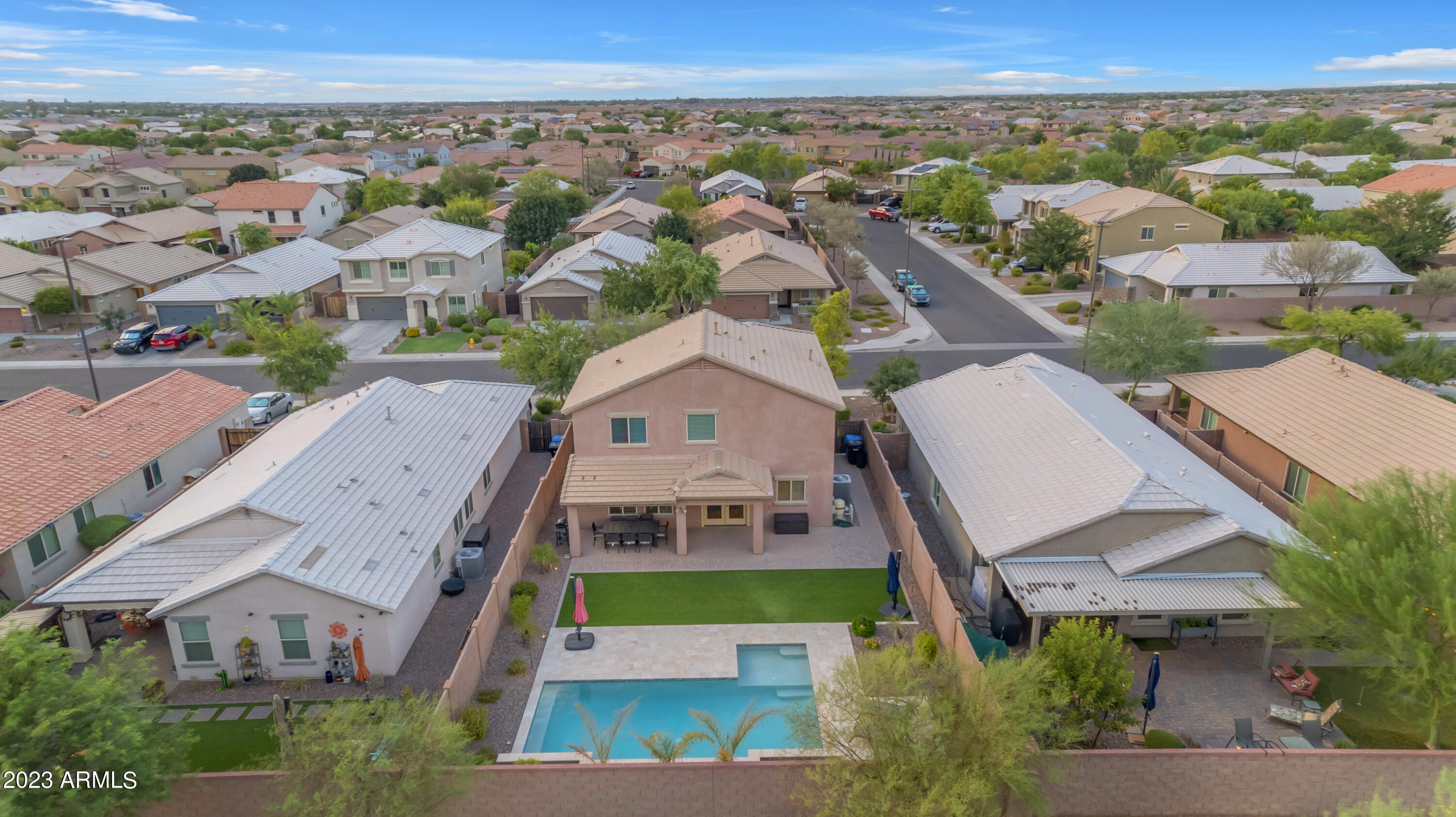 2261 E HAZELTINE Way