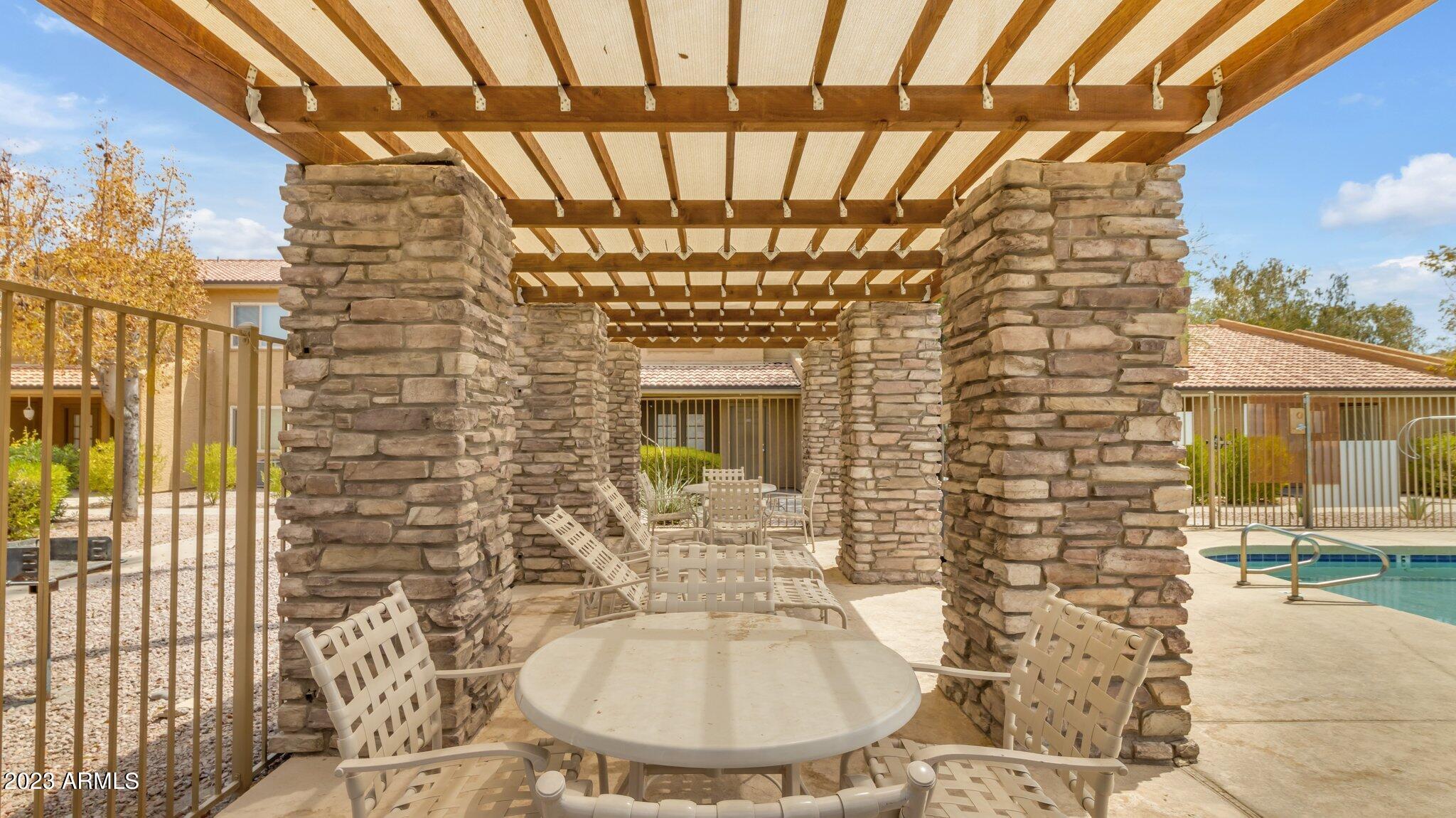 3511 E BASELINE Road, 1175