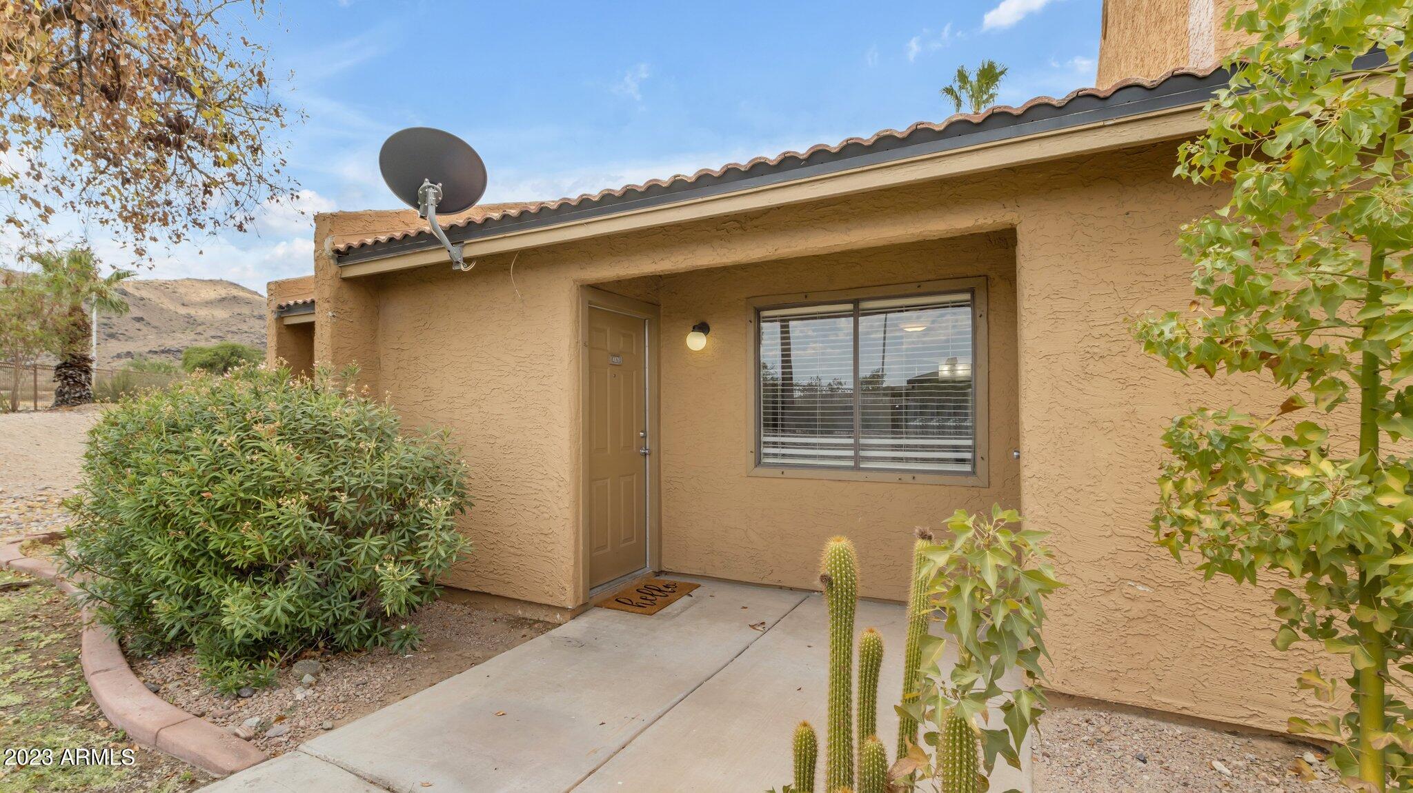 3511 E BASELINE Road, 1175