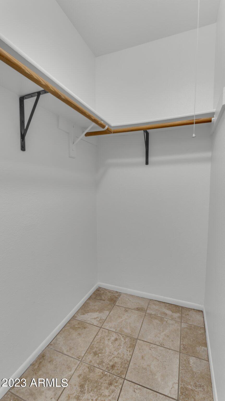 3511 E BASELINE Road, 1175