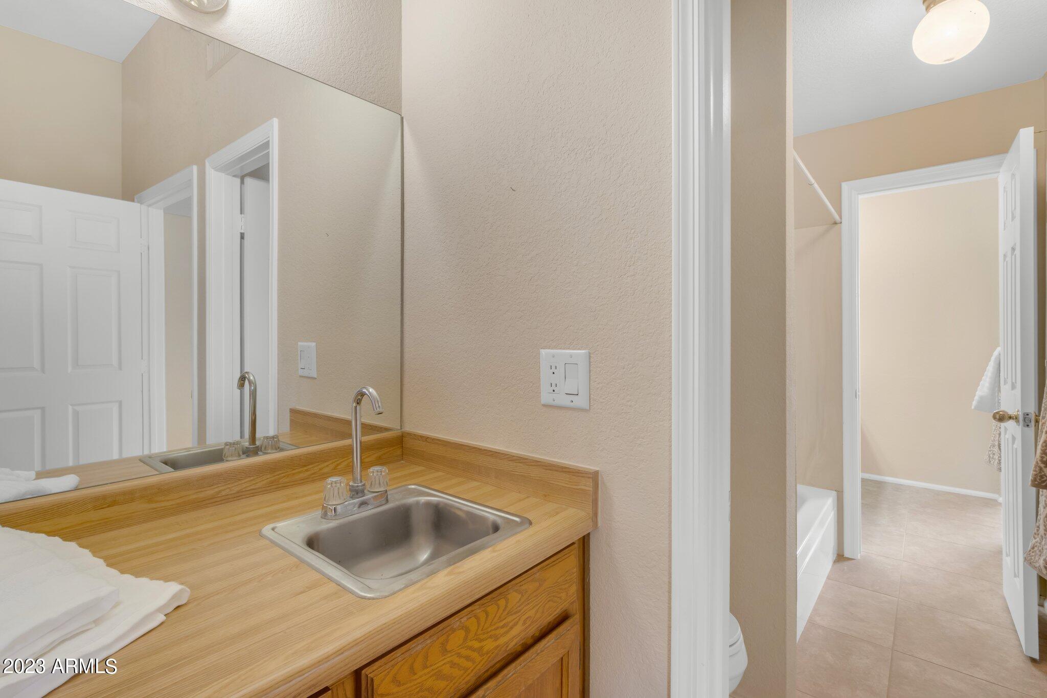 3510 E HAMPTON Avenue, 96