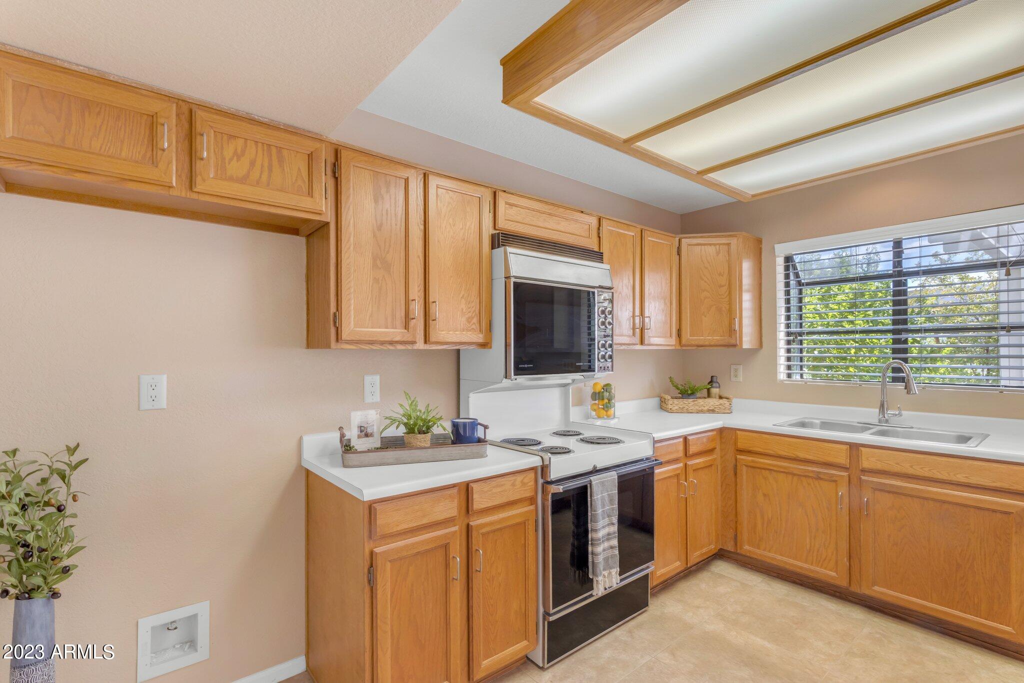 3510 E HAMPTON Avenue, 96