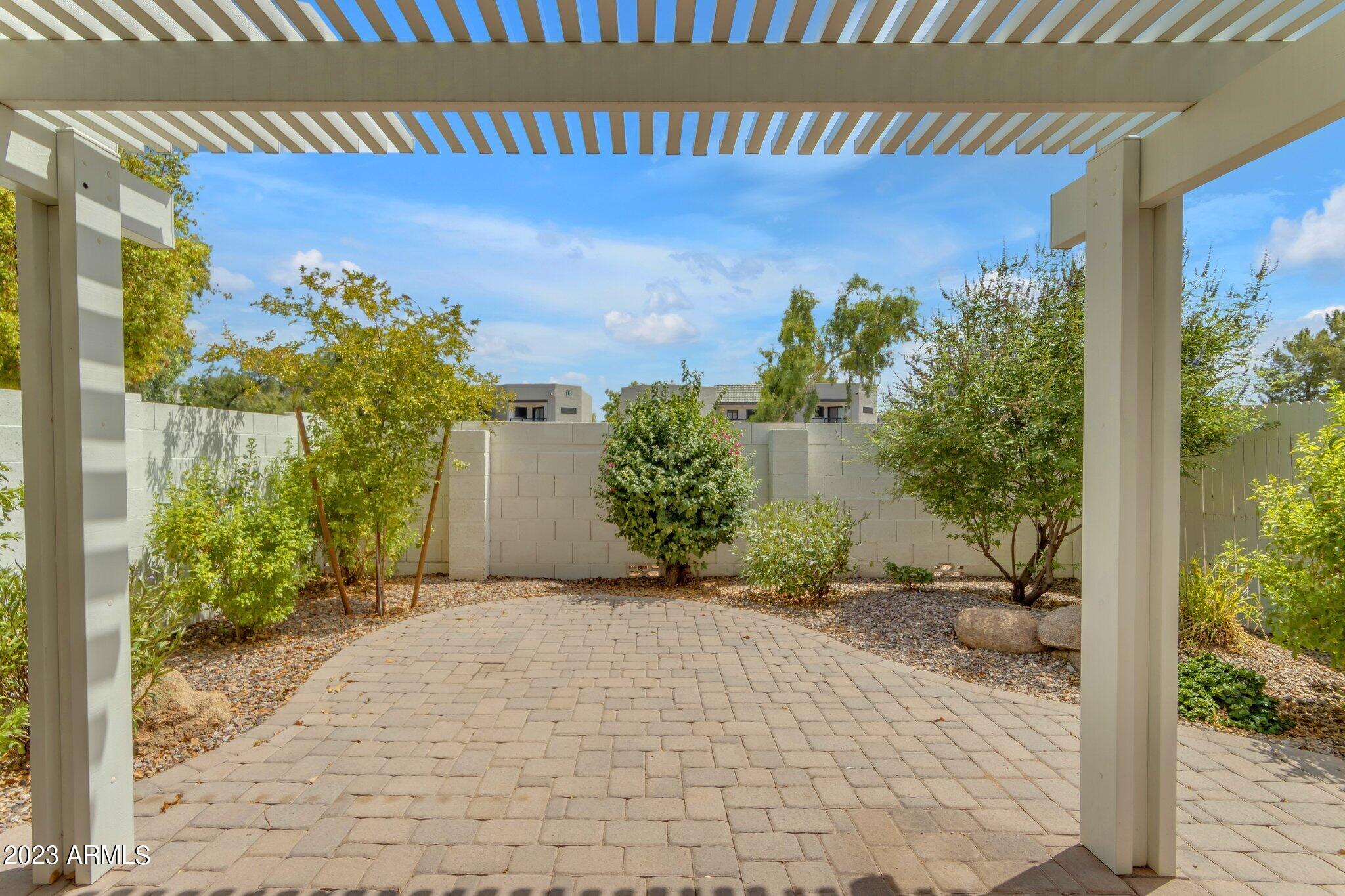 3510 E HAMPTON Avenue, 96