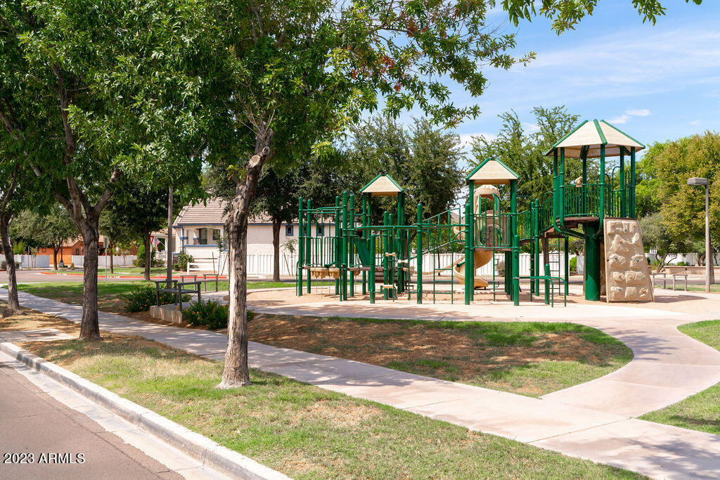 3119 E CAMELLIA Drive