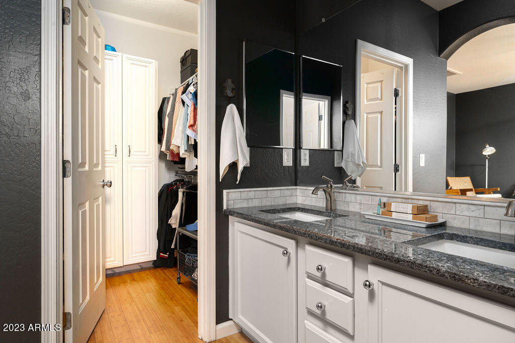 3119 E CAMELLIA Drive