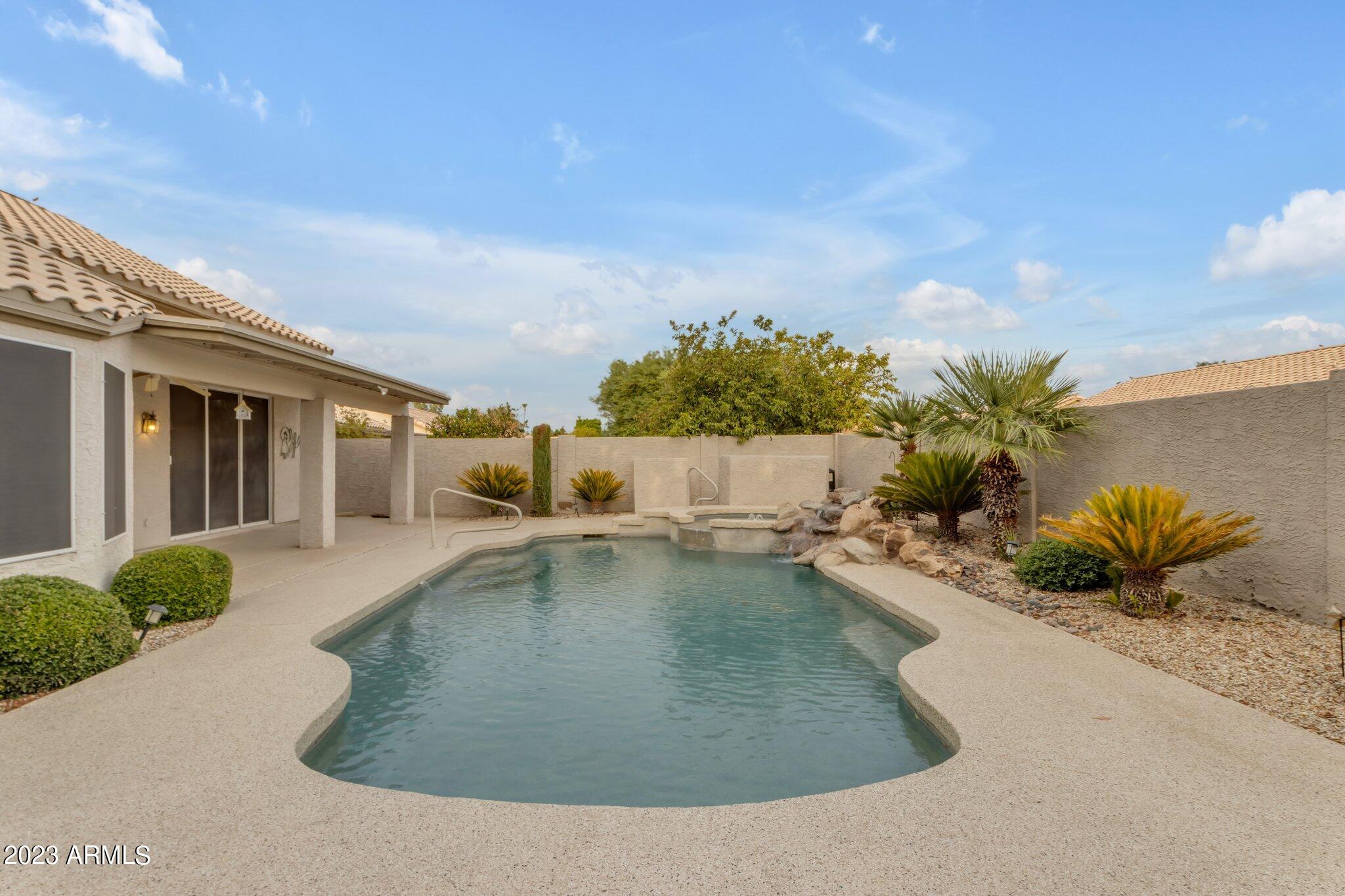 723 E IRONWOOD Drive