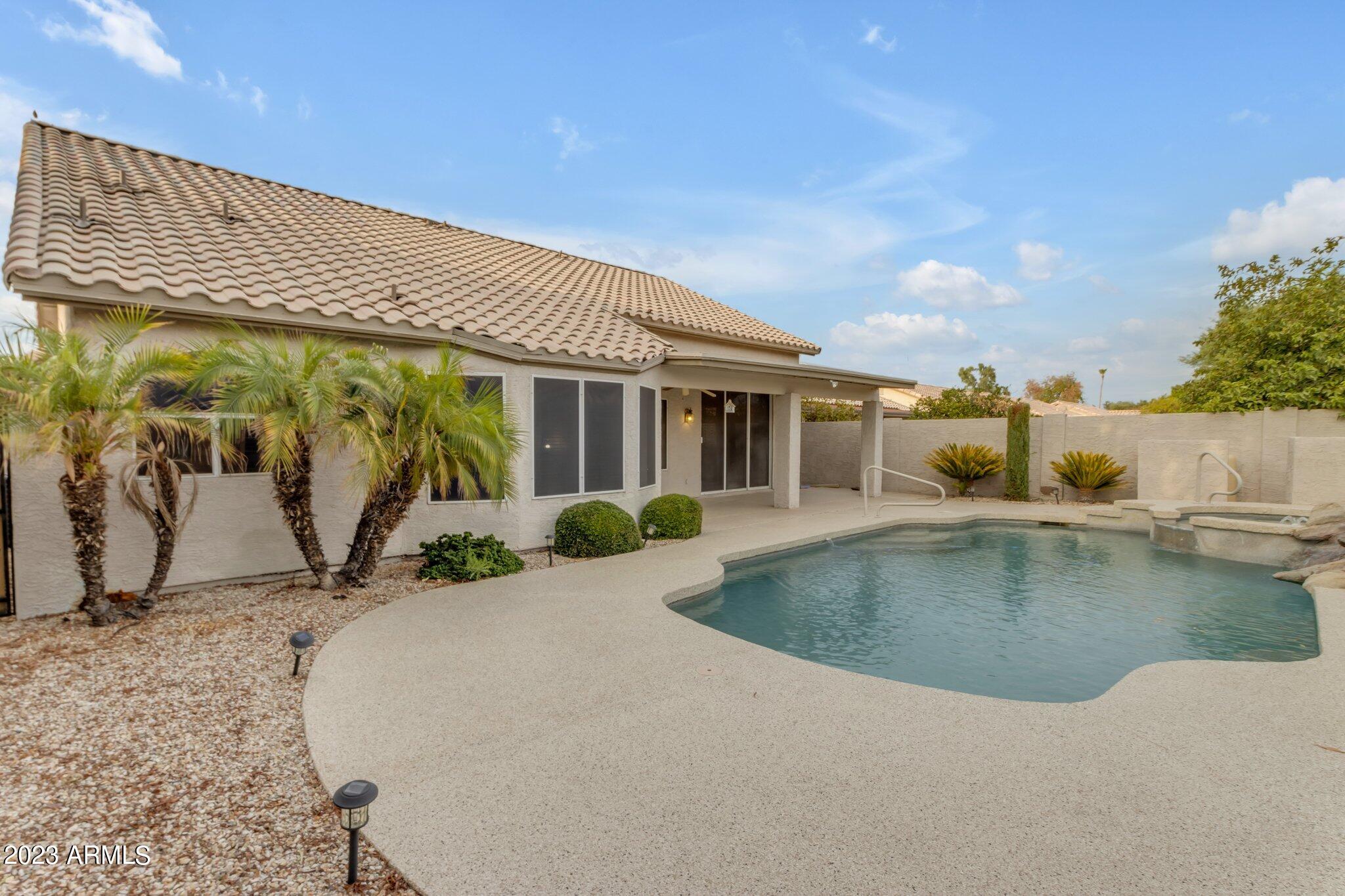 723 E IRONWOOD Drive