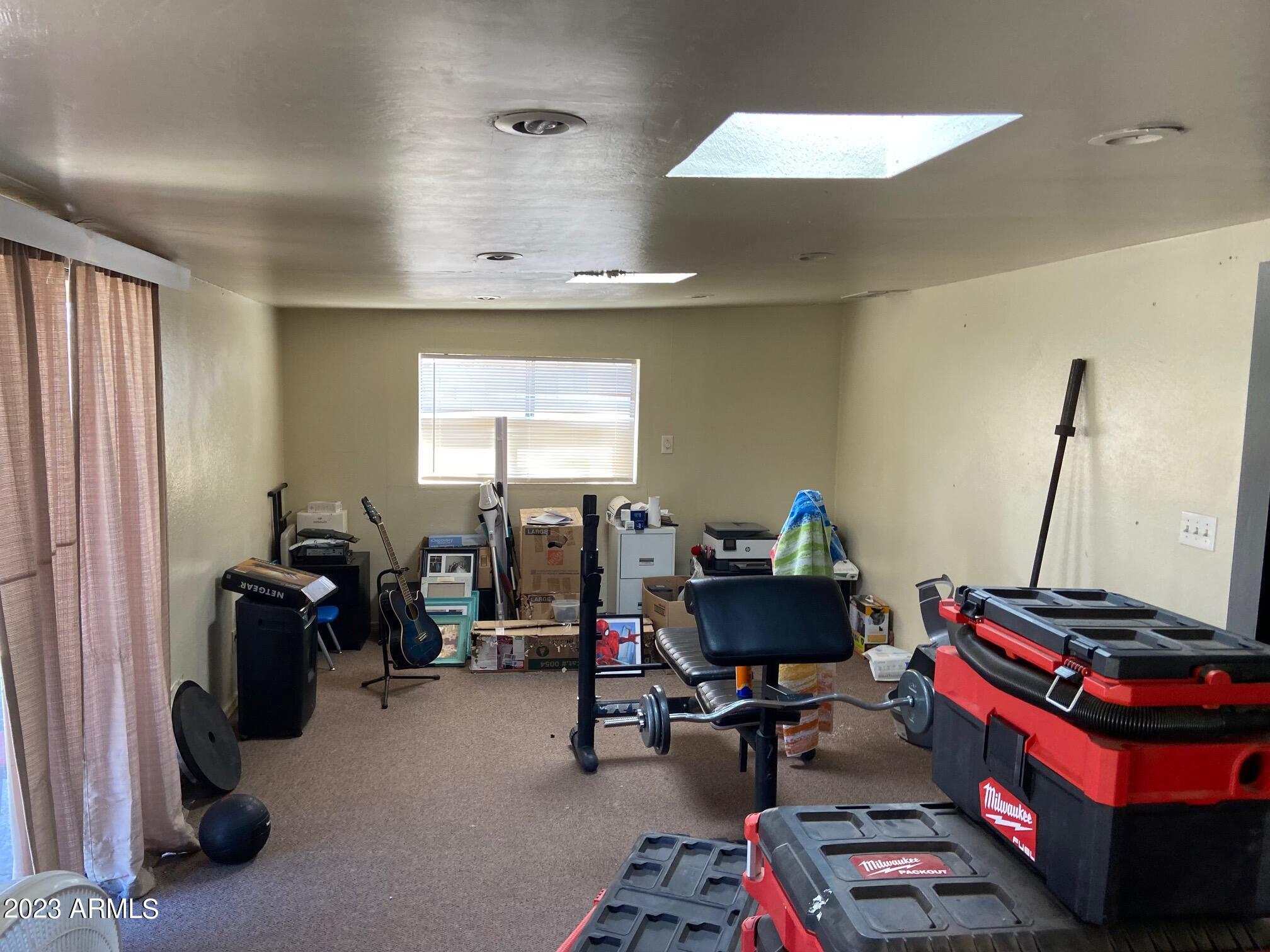 4034 E SURREY Avenue