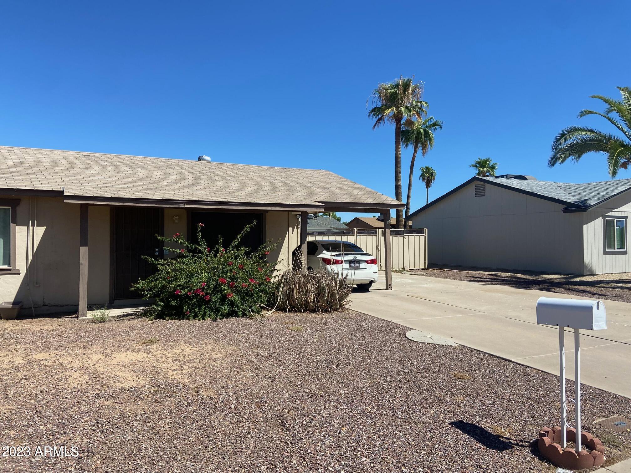 4034 E SURREY Avenue