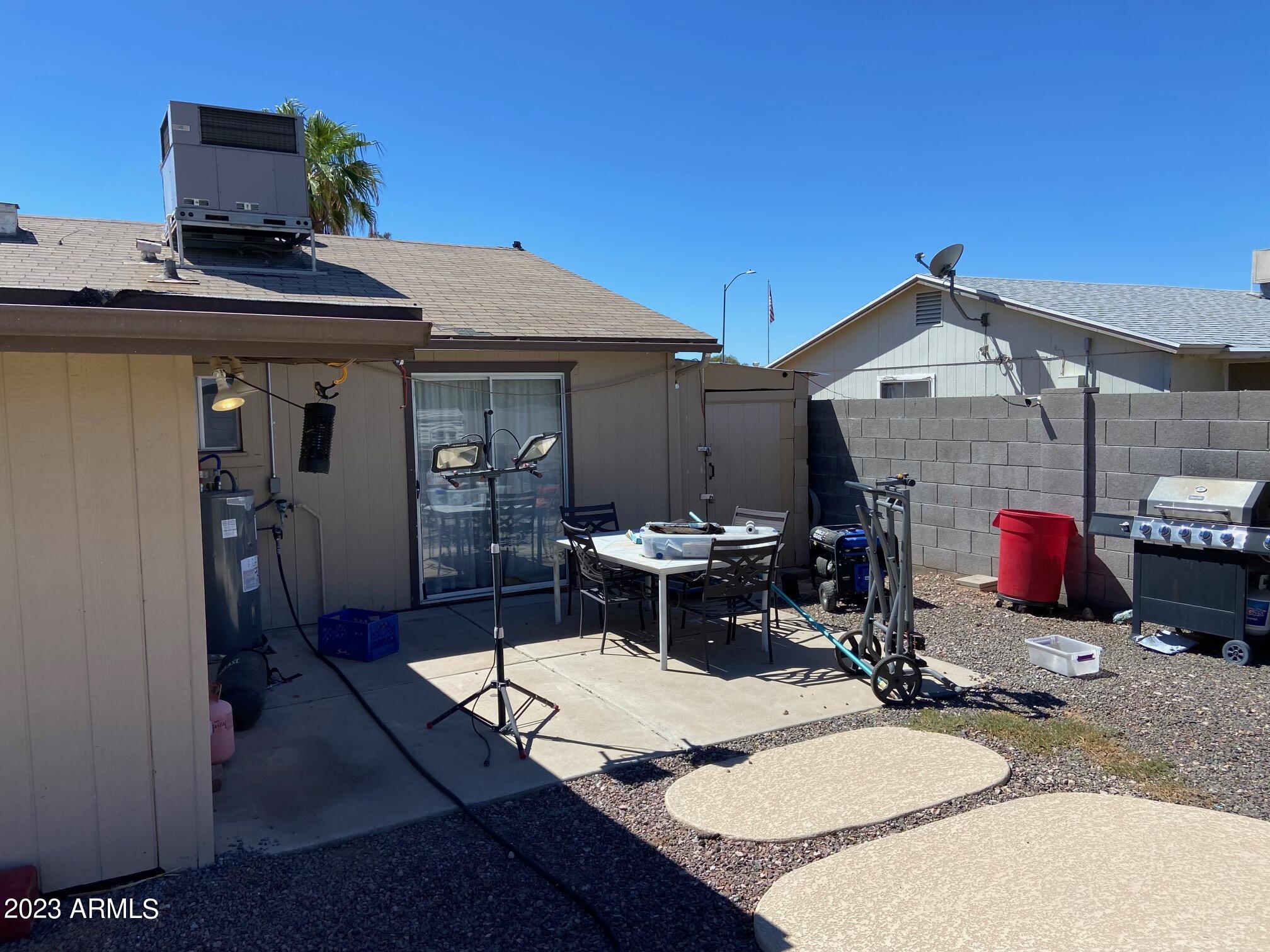 4034 E SURREY Avenue