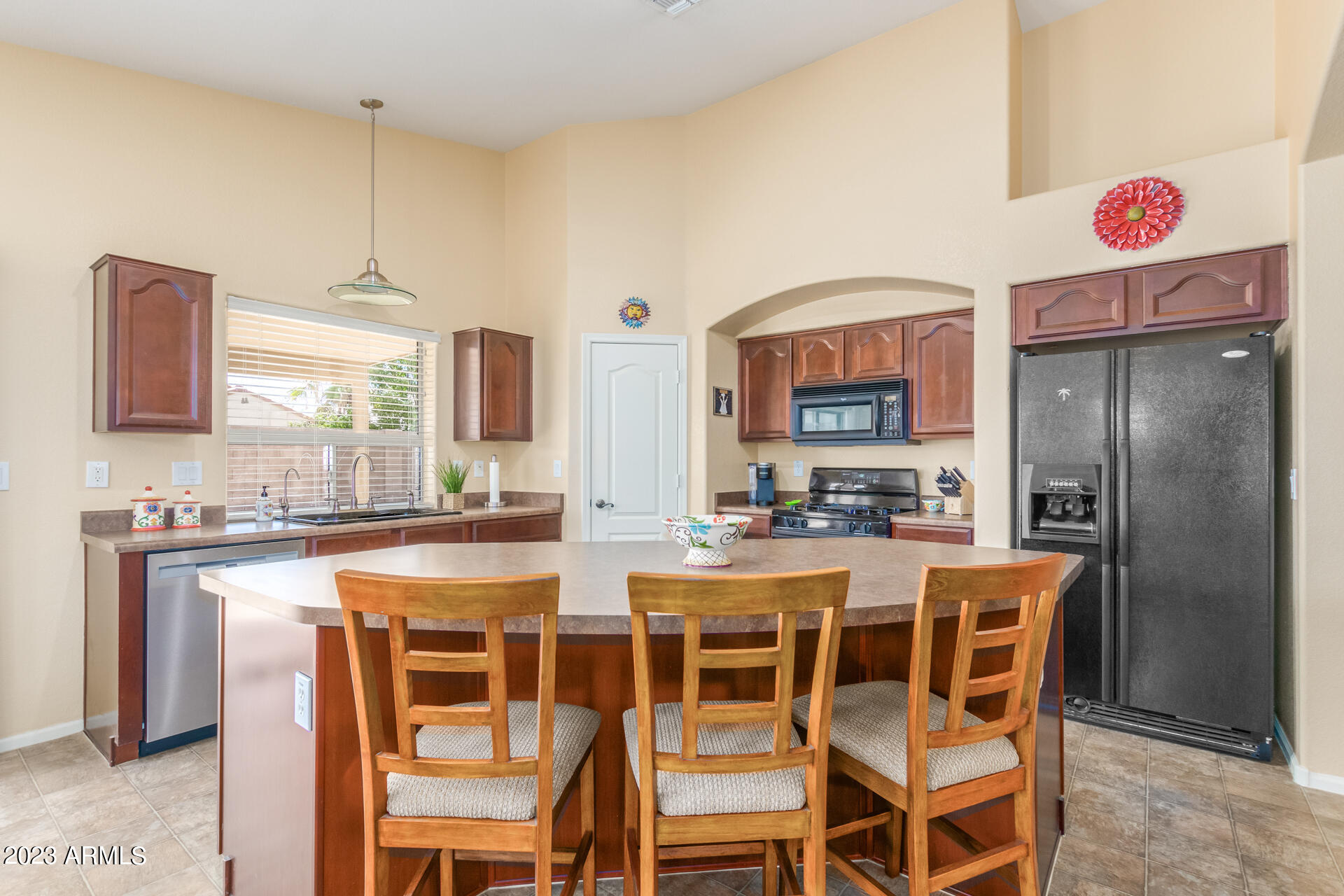 42701 W VENTURE Road