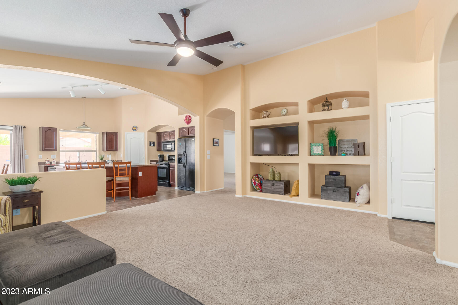 42701 W VENTURE Road