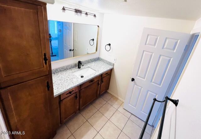 750 E NORTHERN Avenue, 2009