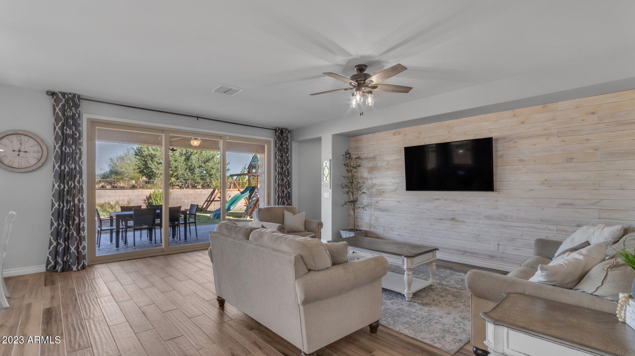 7683 S RESEDA Street