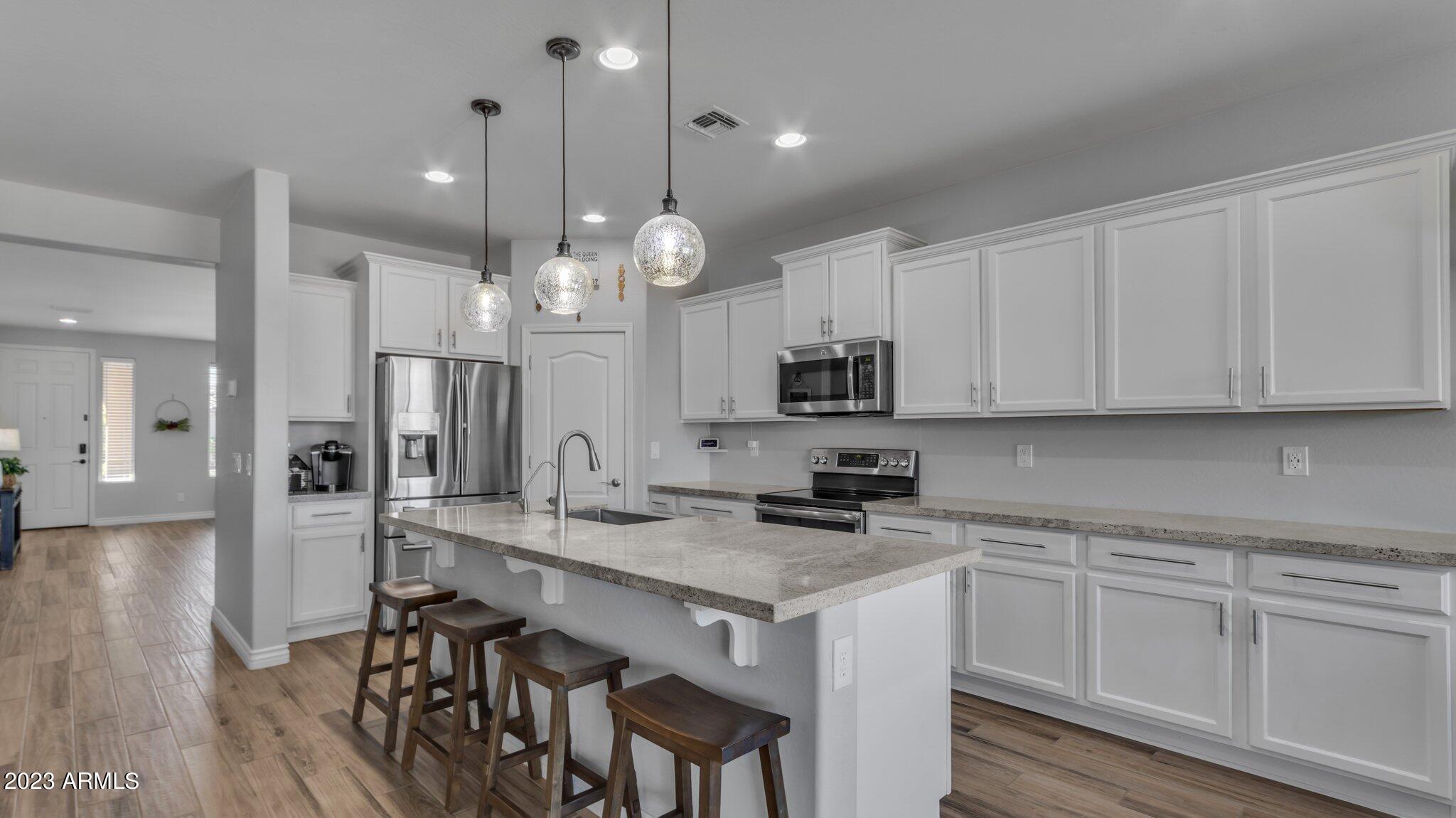 7683 S RESEDA Street