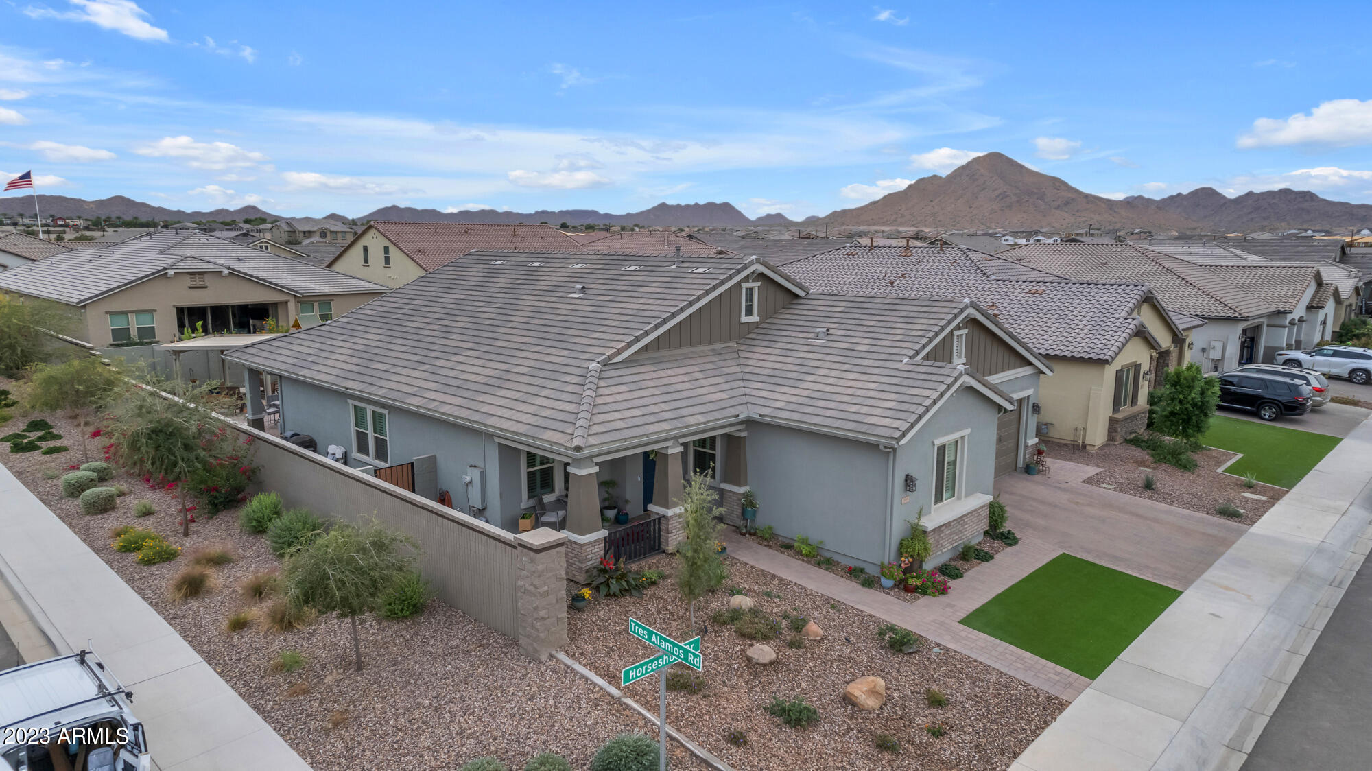 2999 W HORSESHOE Drive