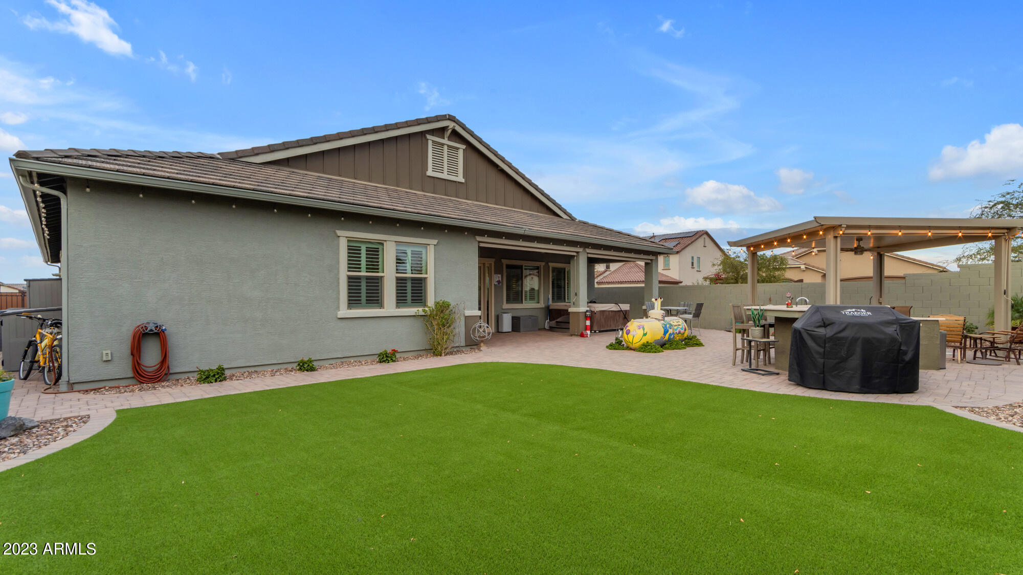 2999 W HORSESHOE Drive