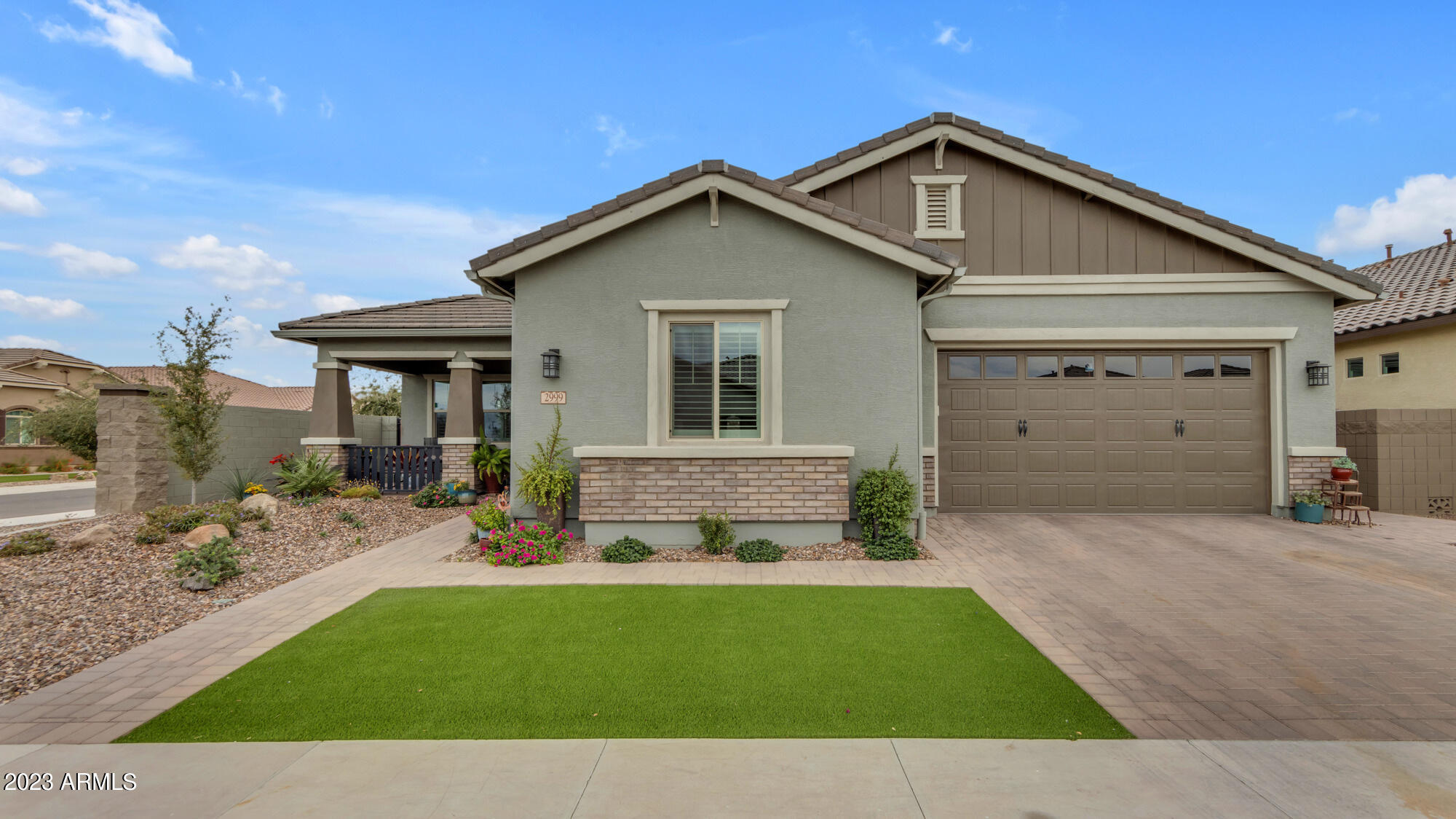 2999 W HORSESHOE Drive