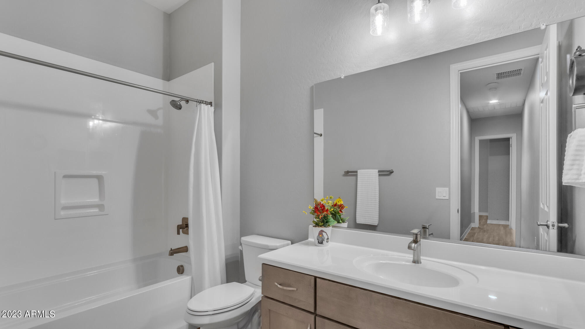 2999 W HORSESHOE Drive