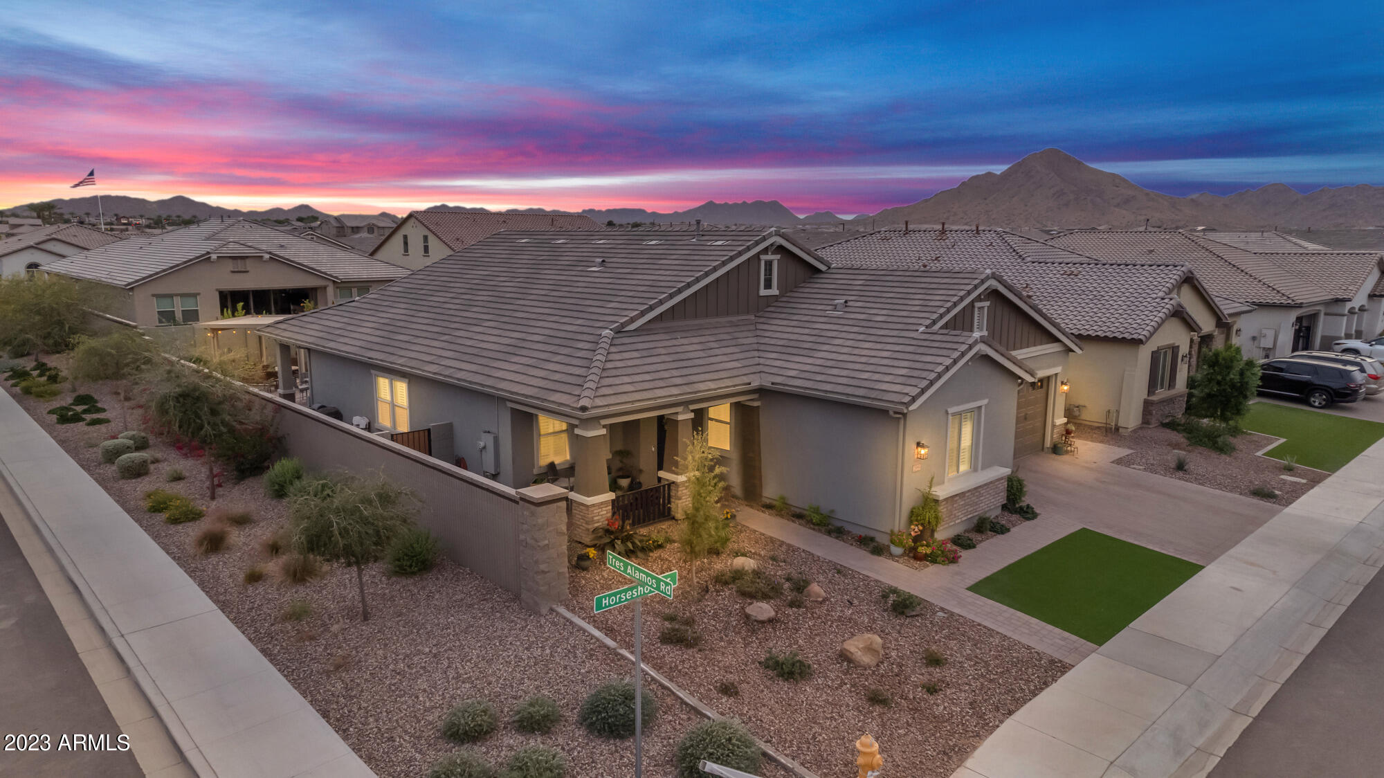 2999 W HORSESHOE Drive