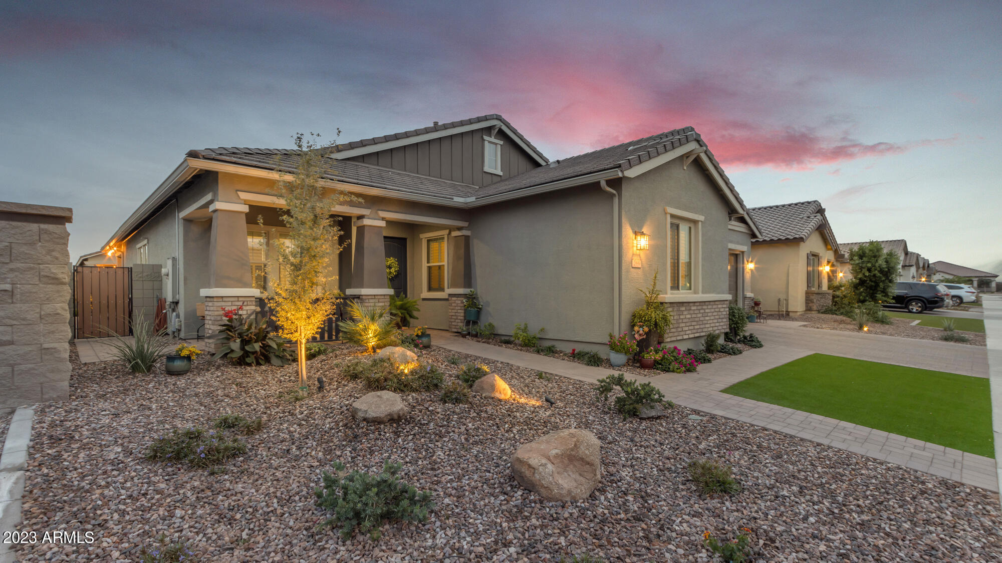 2999 W HORSESHOE Drive