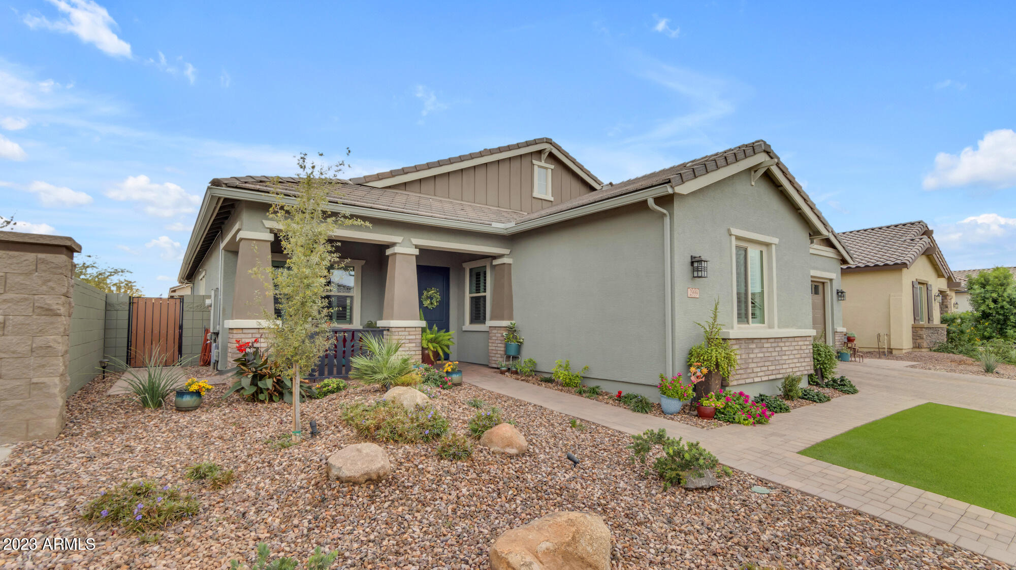 2999 W HORSESHOE Drive