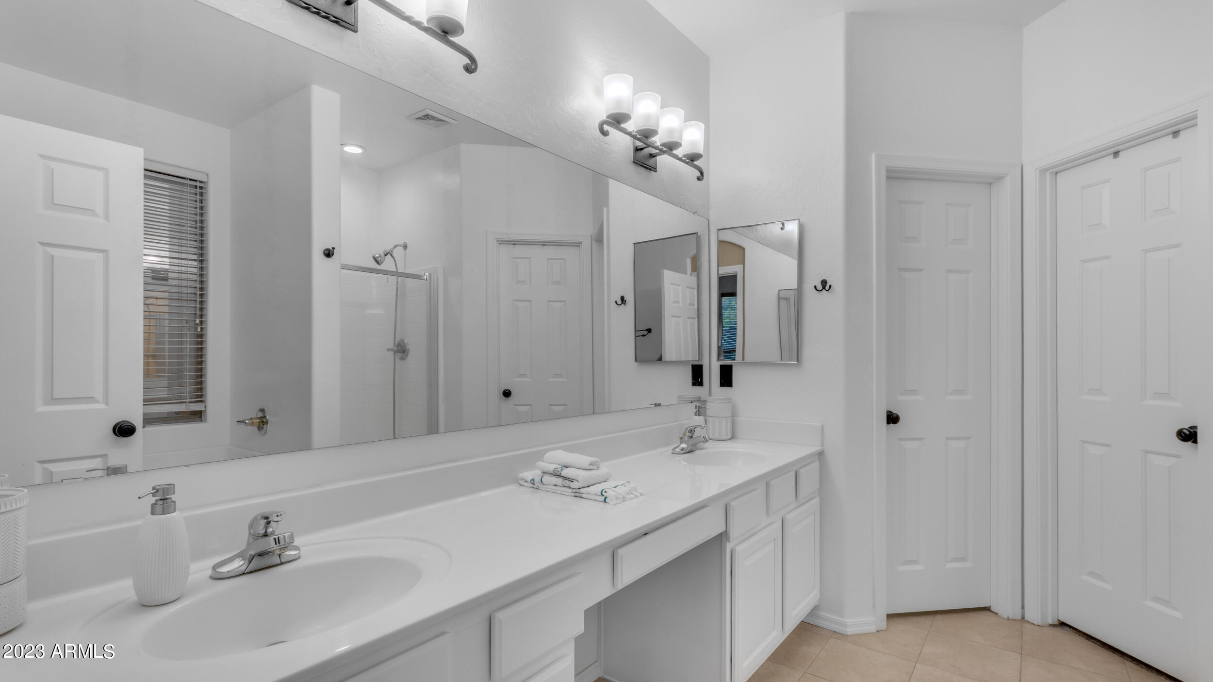 11316 E ROSELLE Circle