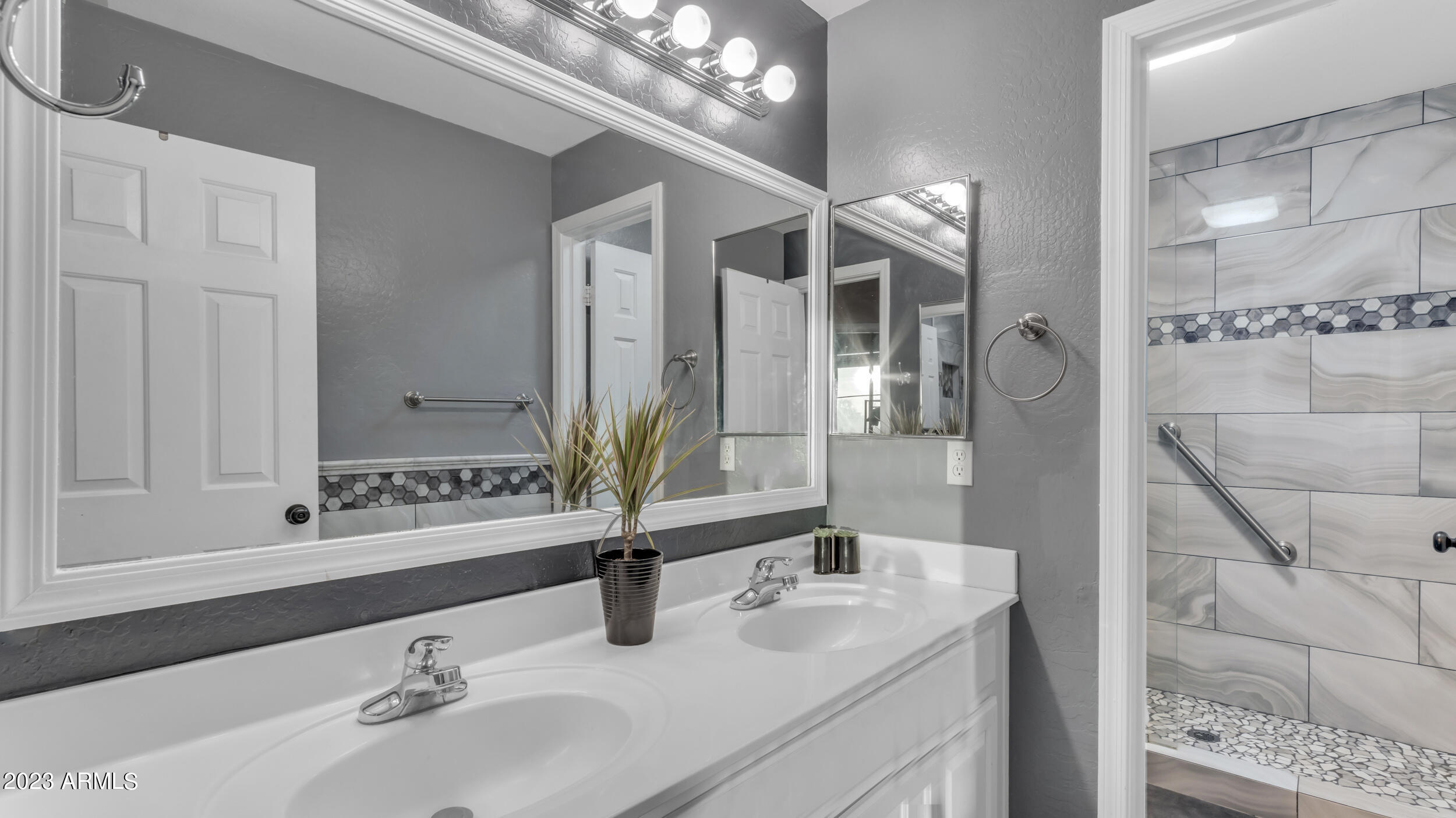 11316 E ROSELLE Circle