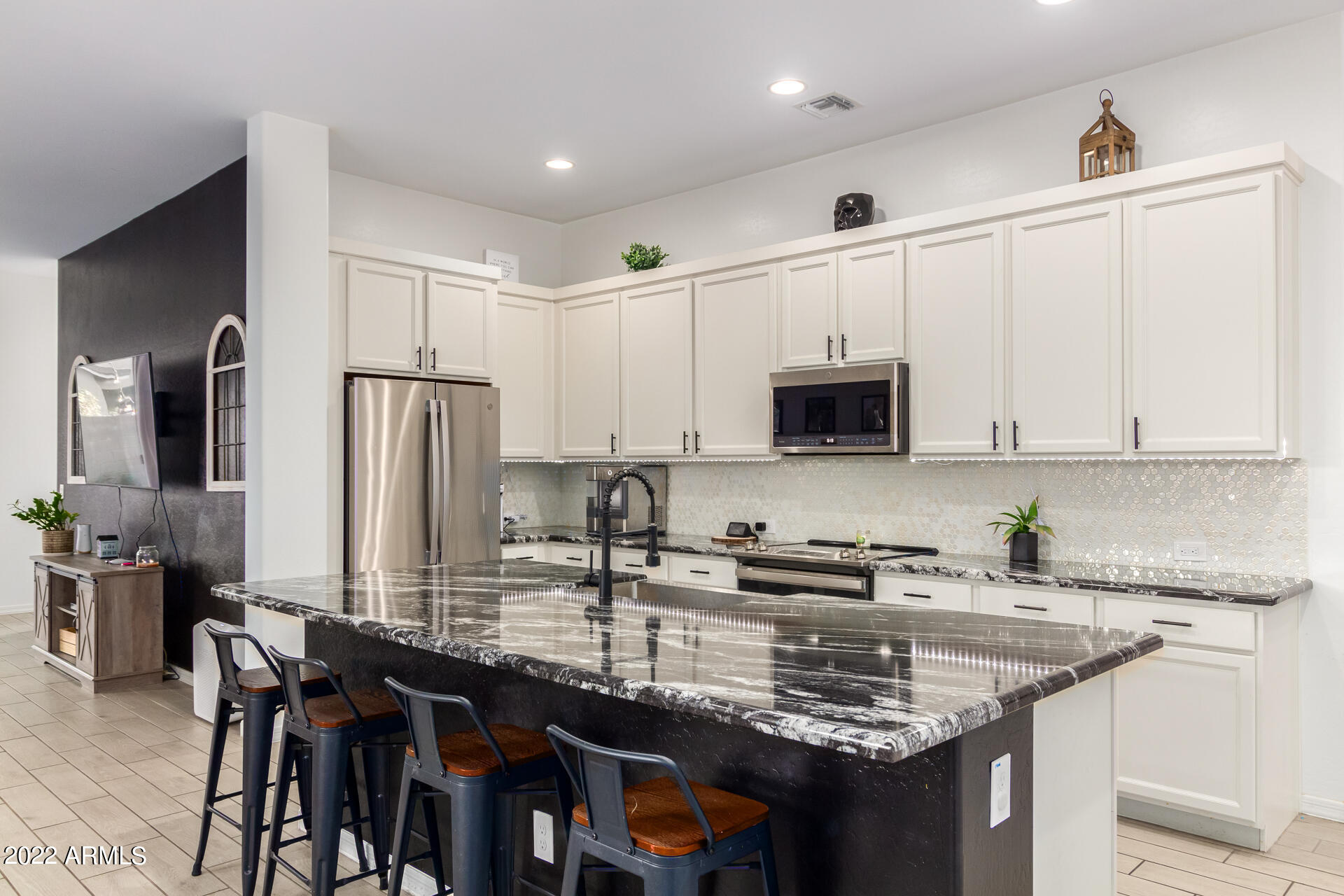 306 W GLACIER BAY Drive