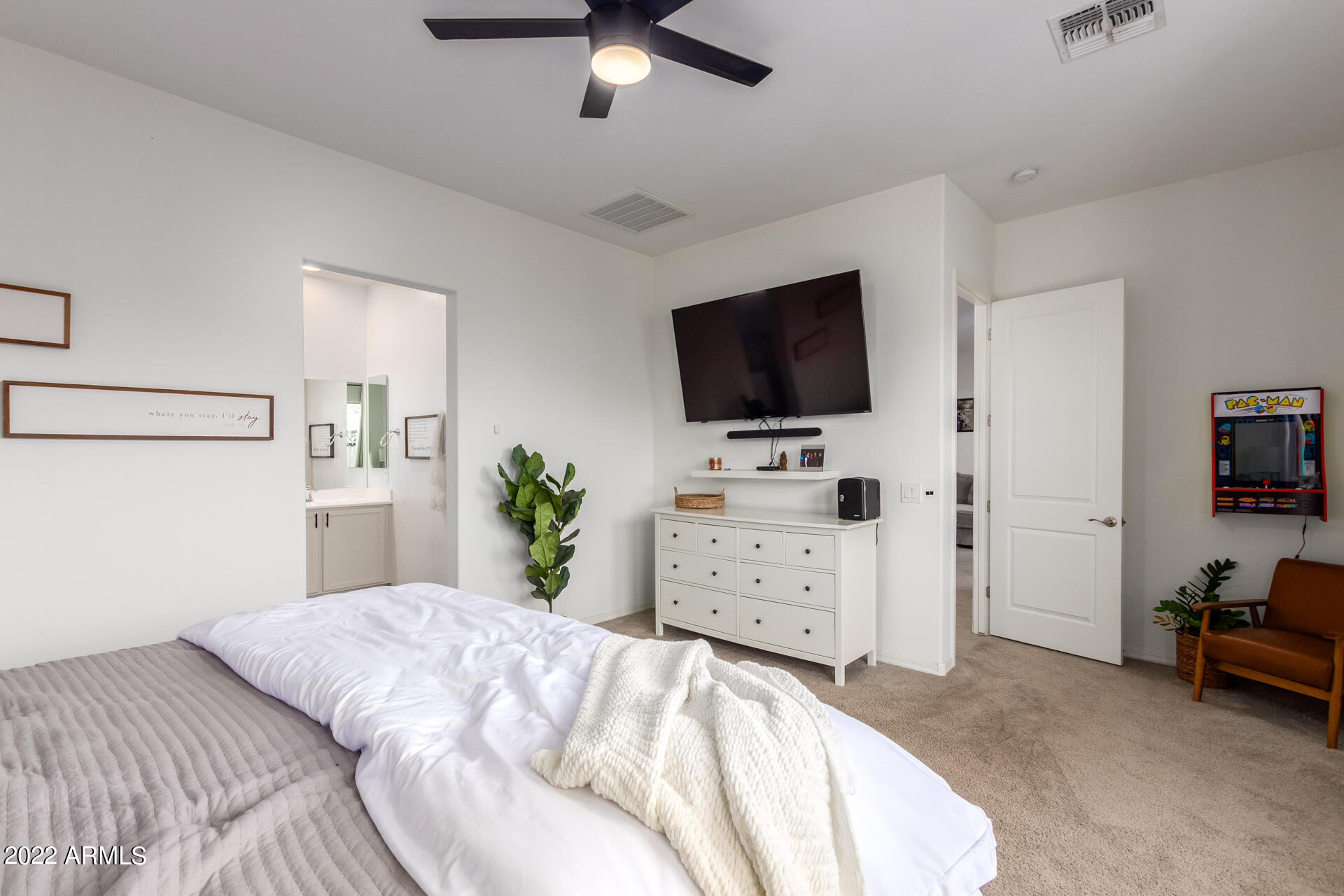 306 W GLACIER BAY Drive