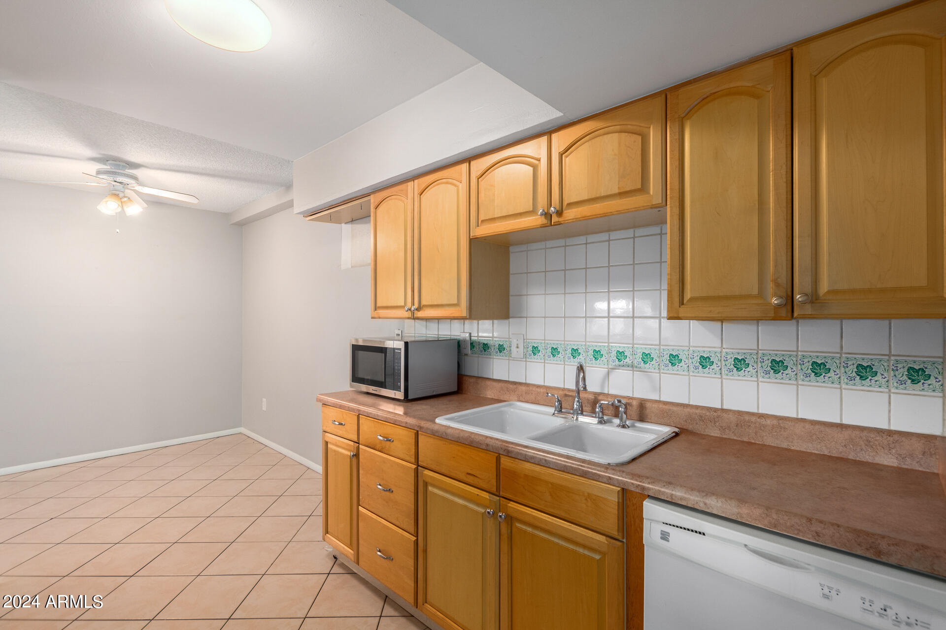 1500 W RIO SALADO Parkway, 118