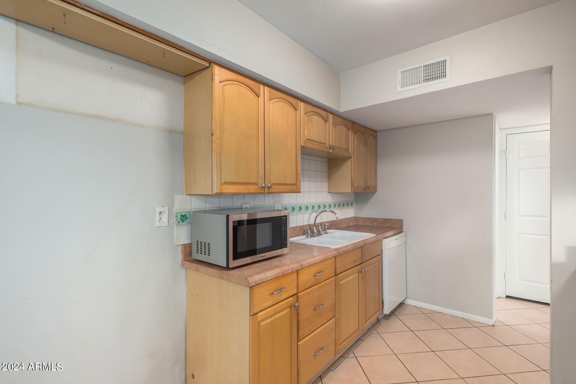 1500 W RIO SALADO Parkway, 118