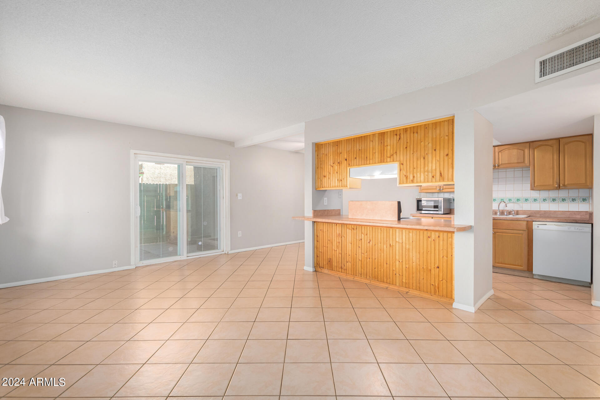 1500 W RIO SALADO Parkway, 118