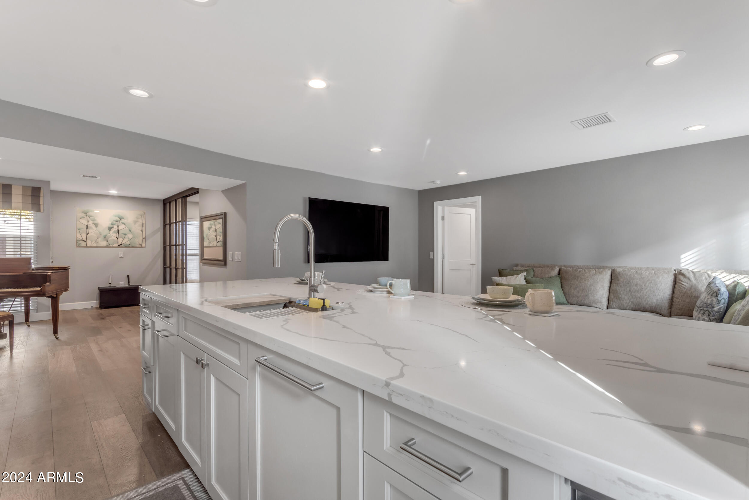 5207 N 24TH Street, 103