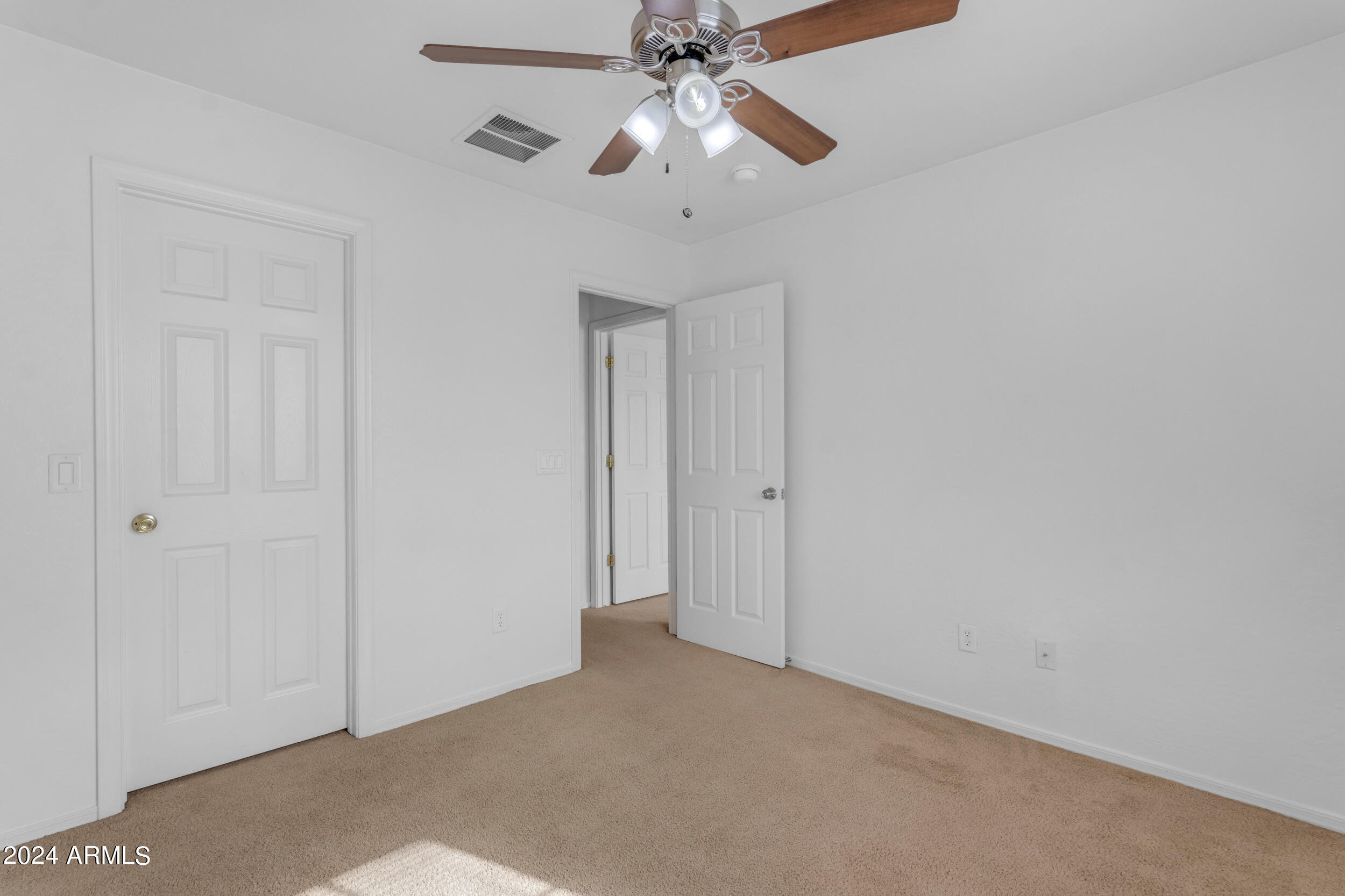 1656 W HARDING Avenue