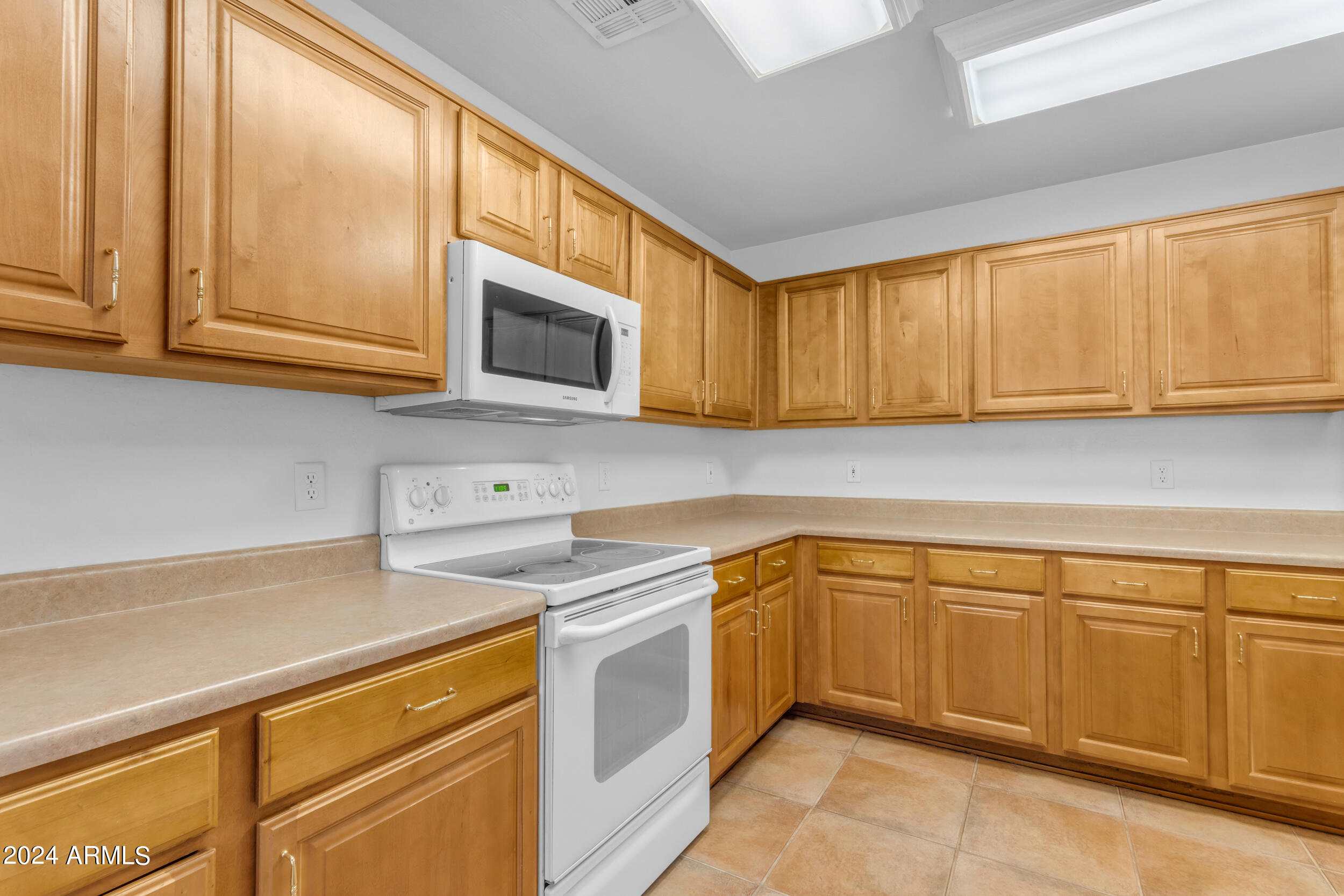 1656 W HARDING Avenue